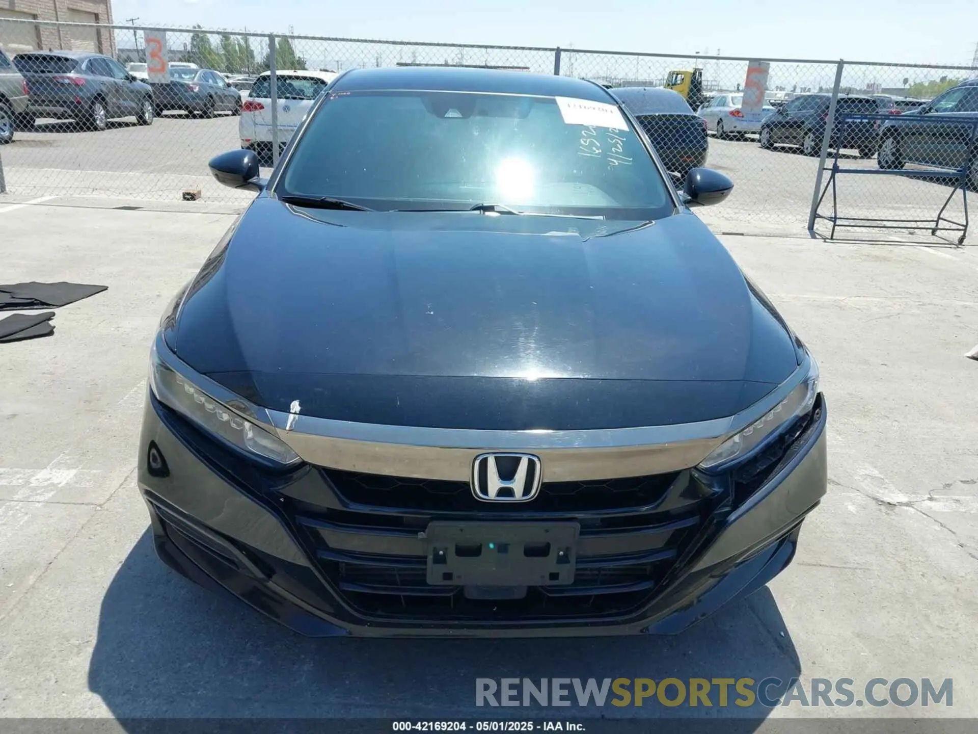 11 fotografías del automóvil dañado 1HGCV1F36KA079744 HONDA ACCORD 2019