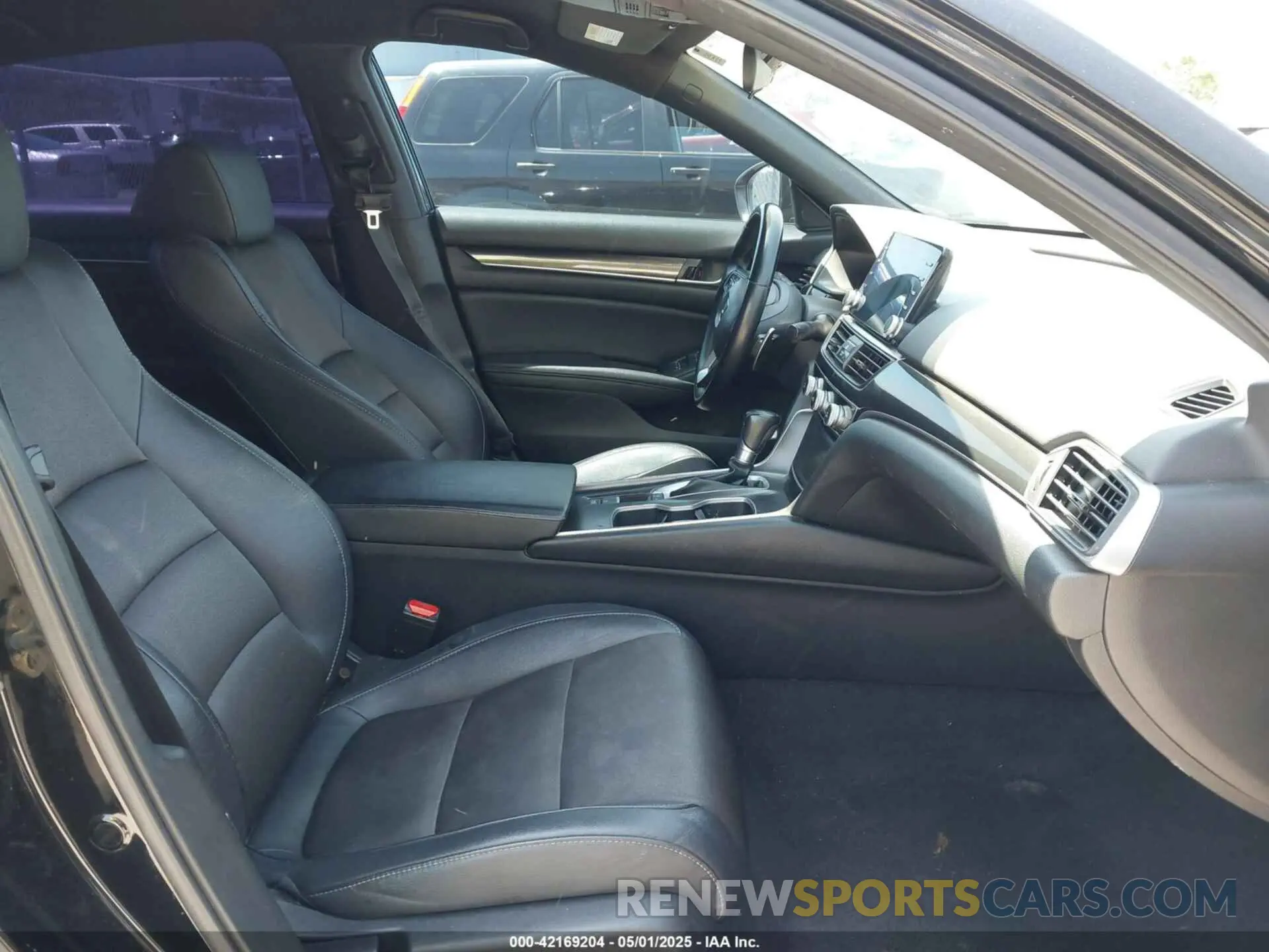 5 fotografías del automóvil dañado 1HGCV1F36KA079744 HONDA ACCORD 2019