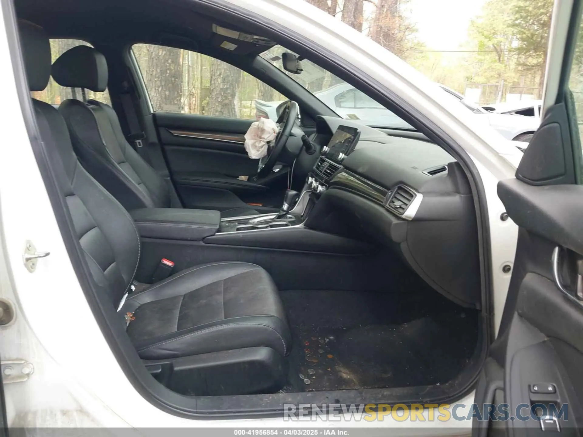 5 fotografías del automóvil dañado 1HGCV1F36KA095541 HONDA ACCORD 2019