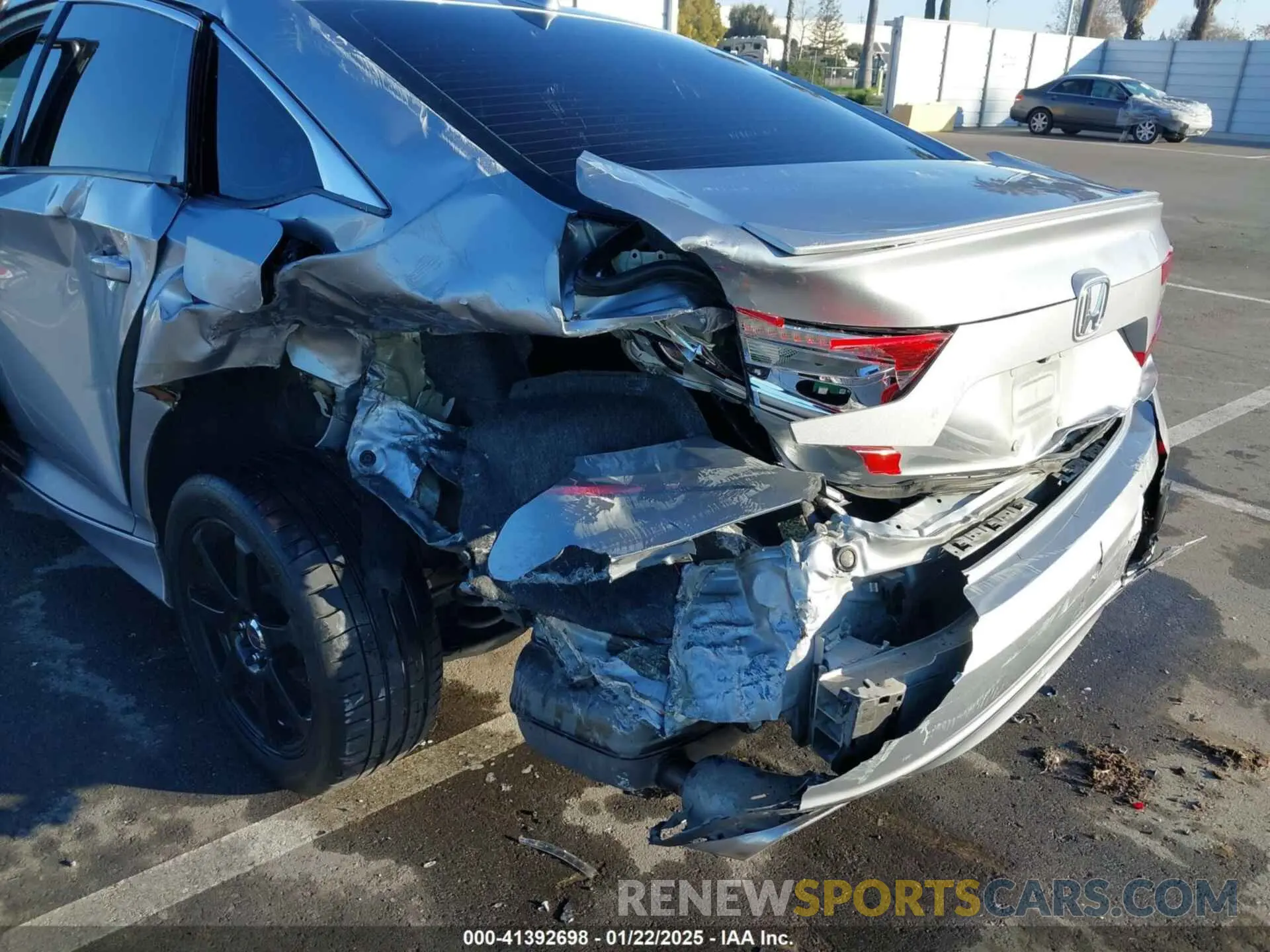17 fotografías del automóvil dañado 1HGCV1F36KA127436 HONDA ACCORD 2019