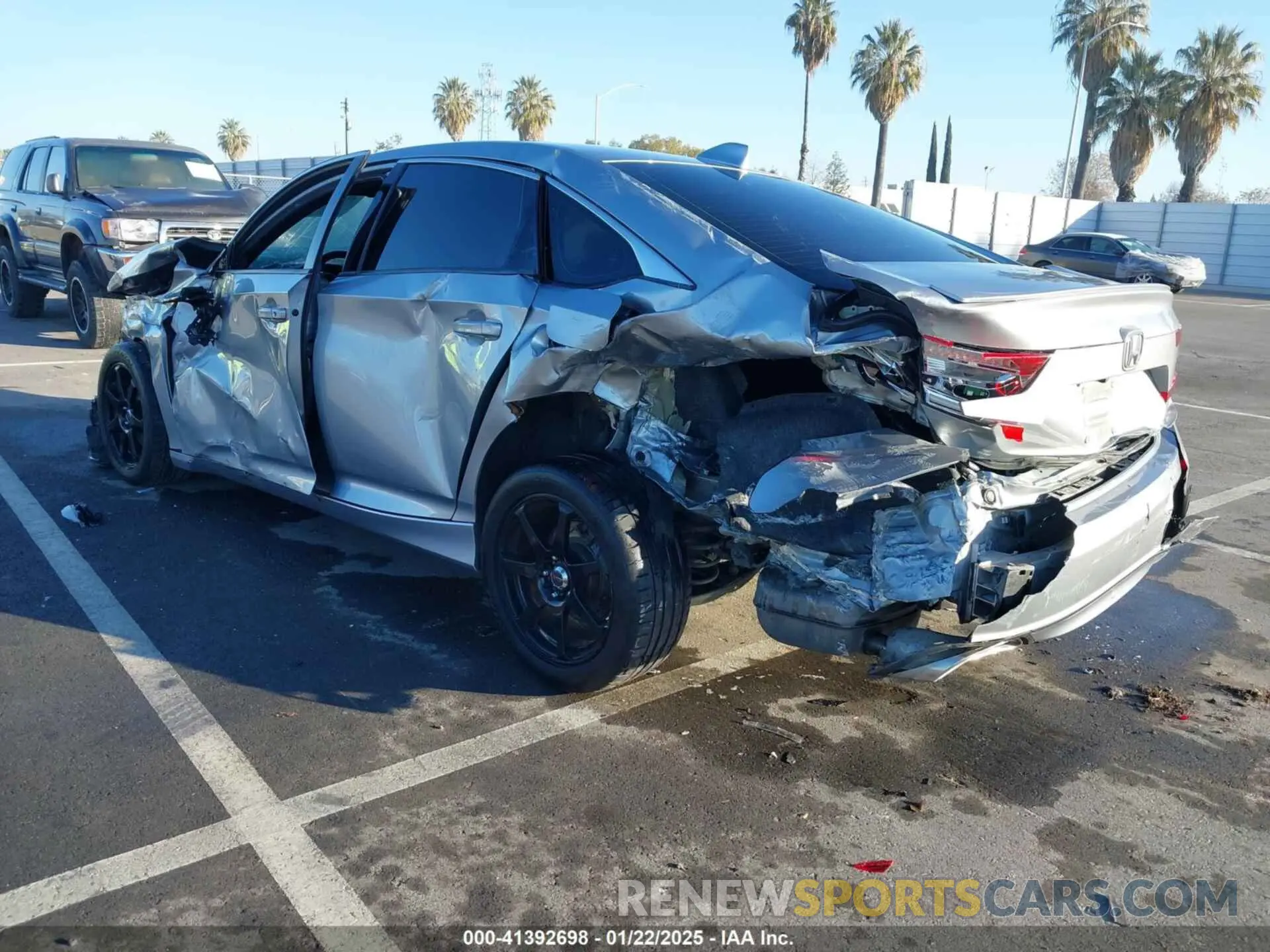 3 fotografías del automóvil dañado 1HGCV1F36KA127436 HONDA ACCORD 2019