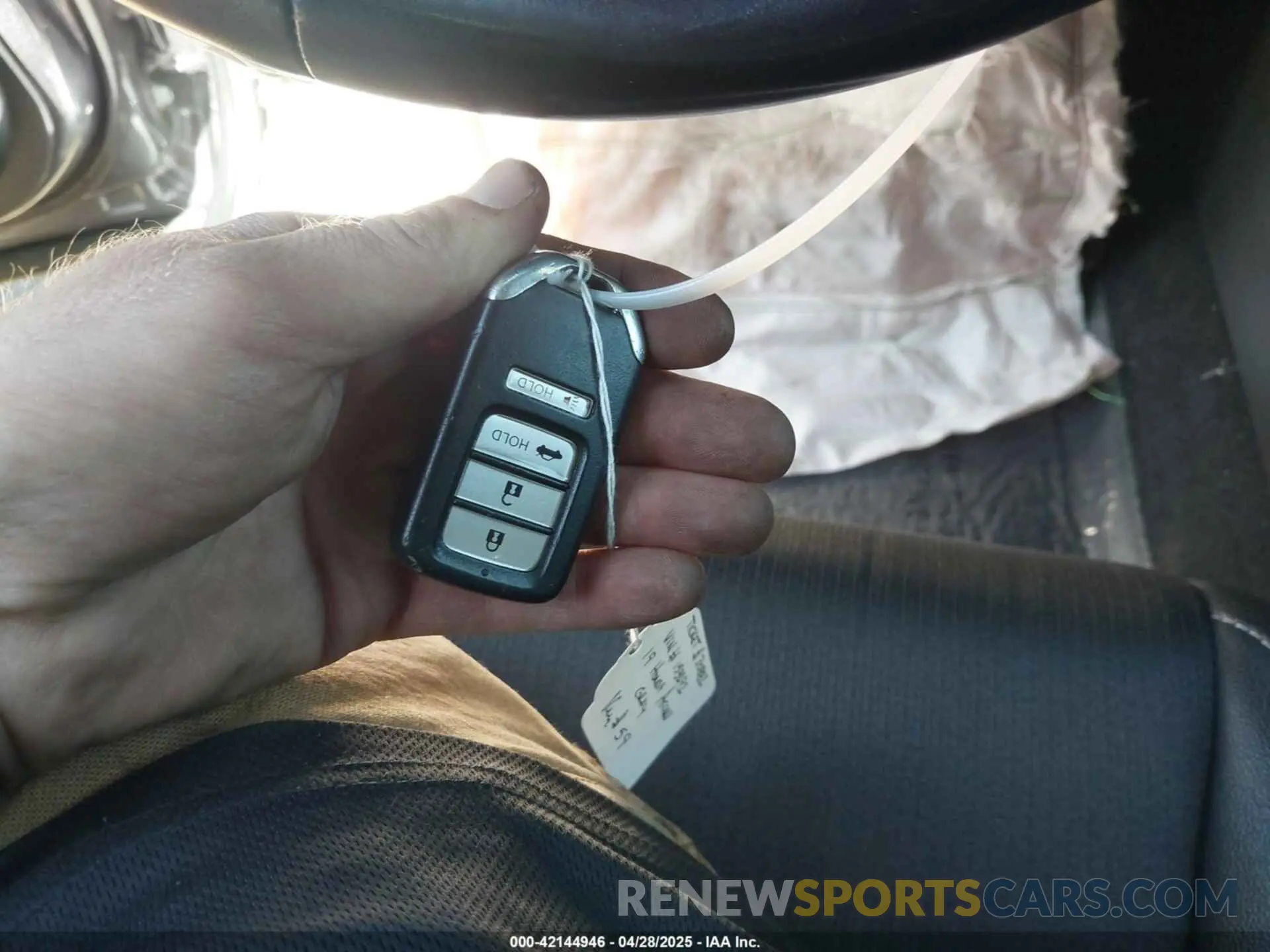 11 fotografías del automóvil dañado 1HGCV1F36KA153292 HONDA ACCORD 2019