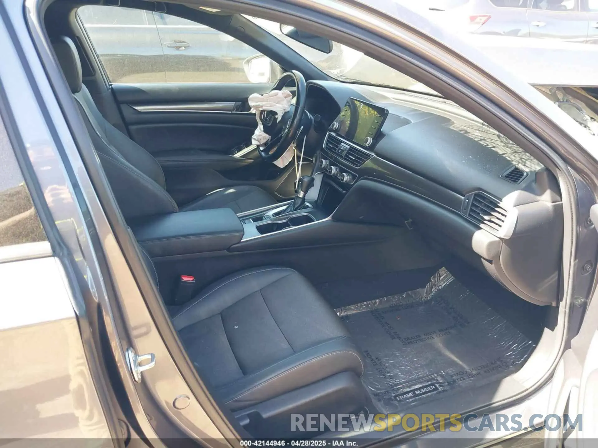 5 fotografías del automóvil dañado 1HGCV1F36KA153292 HONDA ACCORD 2019