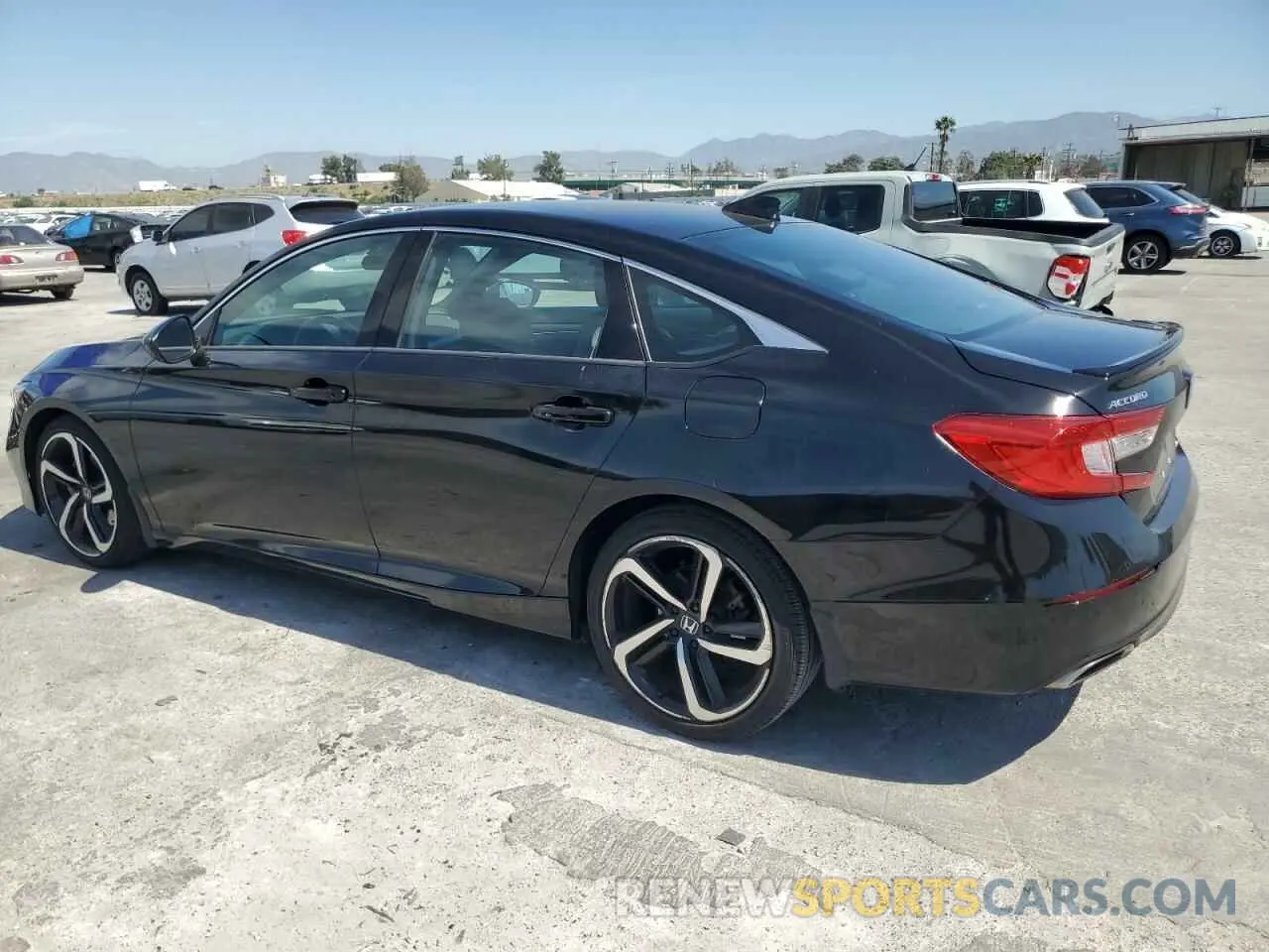 2 fotografías del automóvil dañado 1HGCV1F36KA176121 HONDA ACCORD 2019