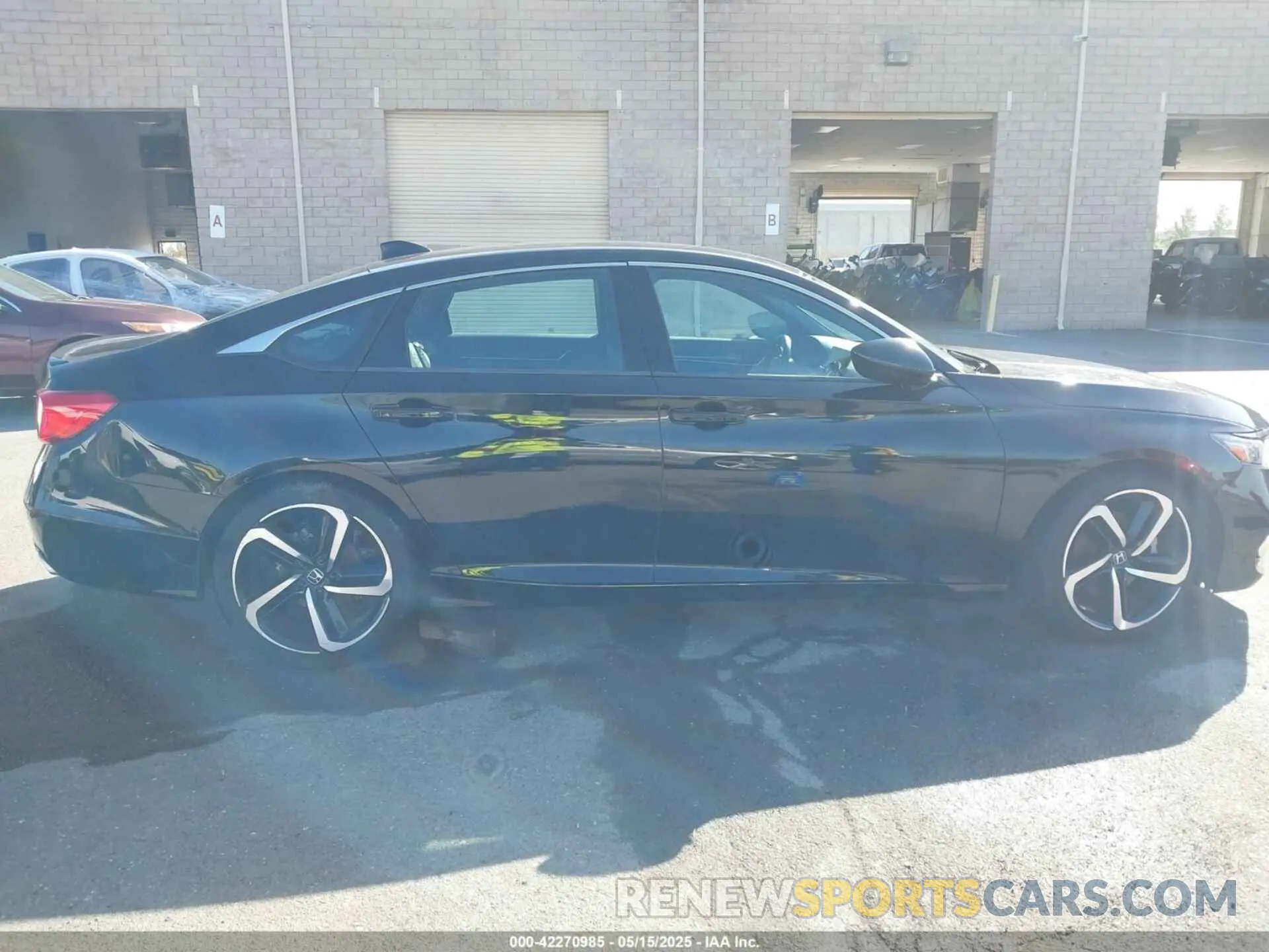 12 fotografías del automóvil dañado 1HGCV1F37KA073001 HONDA ACCORD 2019