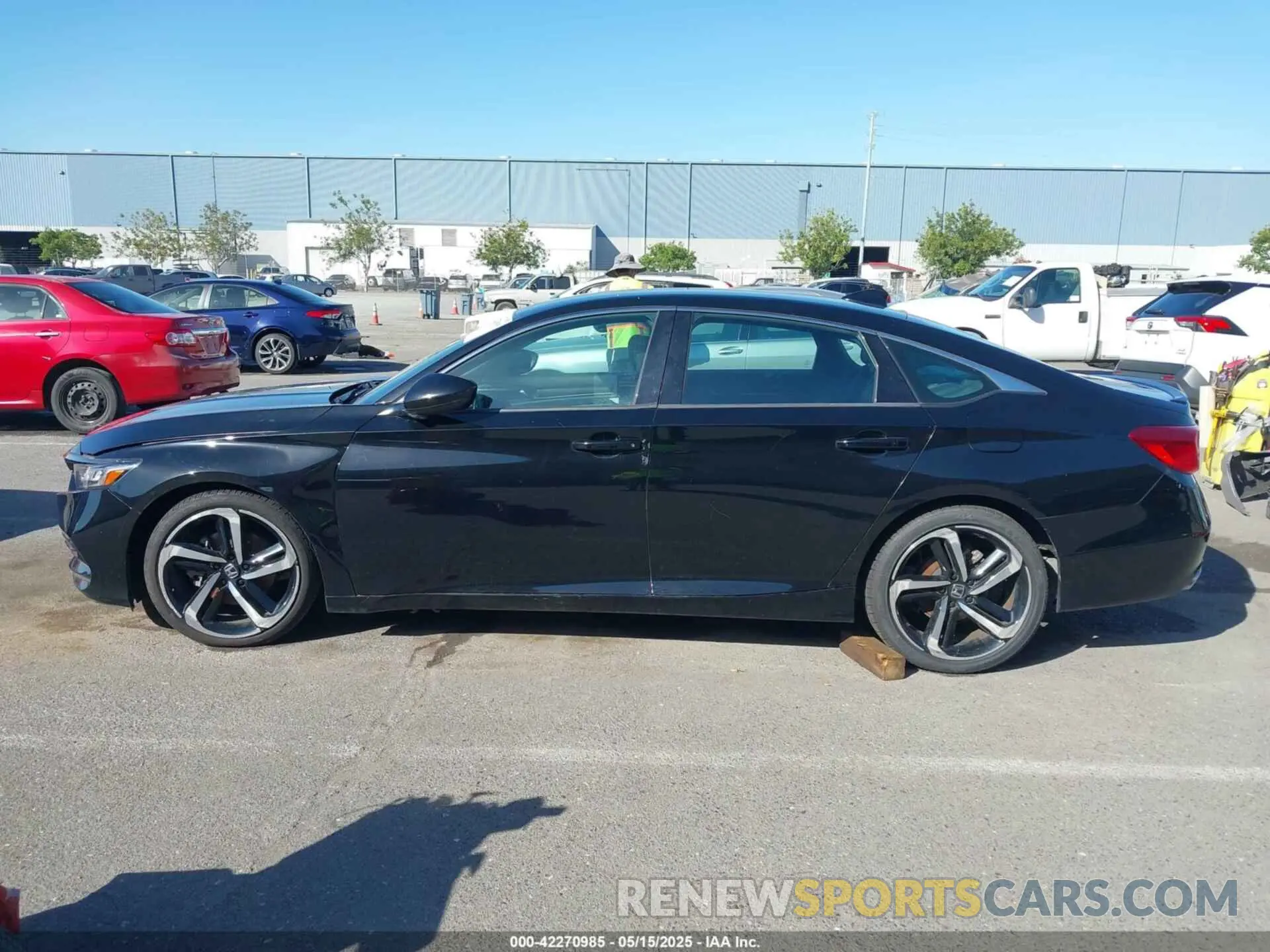 13 fotografías del automóvil dañado 1HGCV1F37KA073001 HONDA ACCORD 2019