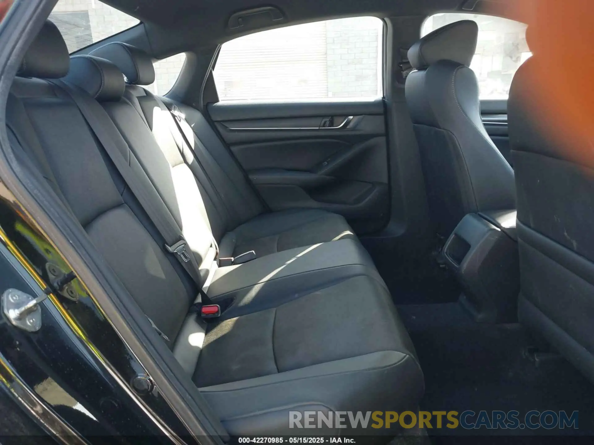 8 fotografías del automóvil dañado 1HGCV1F37KA073001 HONDA ACCORD 2019
