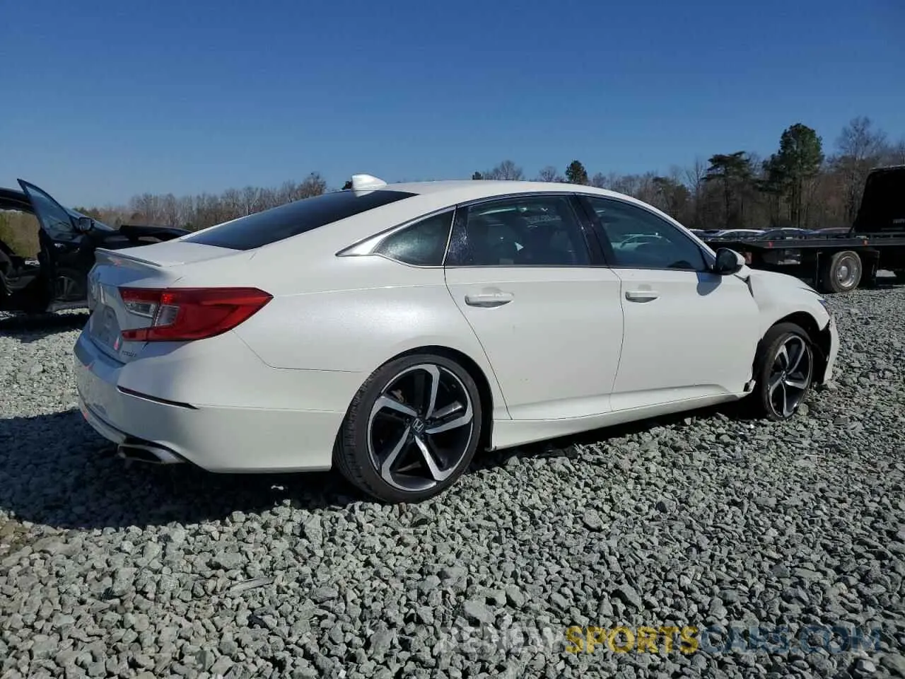 3 fotografías del automóvil dañado 1HGCV1F37KA112931 HONDA ACCORD 2019