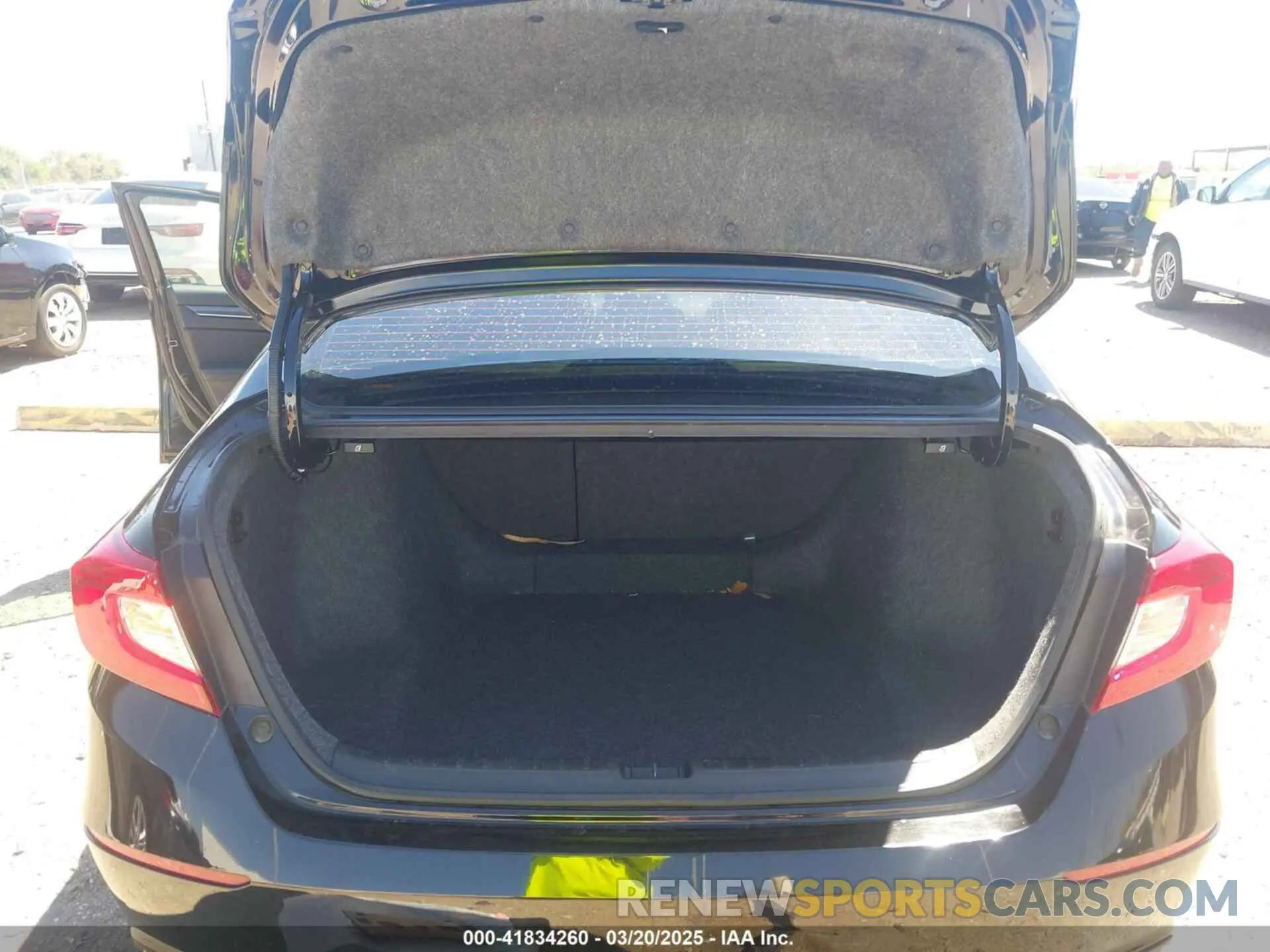 18 fotografías del automóvil dañado 1HGCV1F37KA158646 HONDA ACCORD 2019
