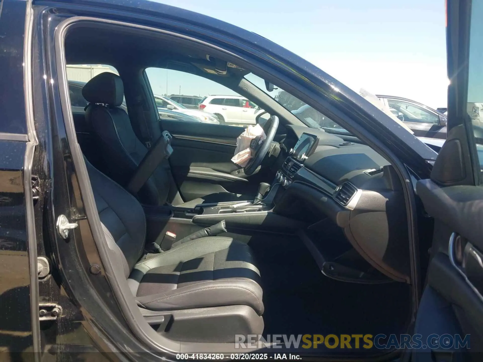 5 fotografías del automóvil dañado 1HGCV1F37KA158646 HONDA ACCORD 2019