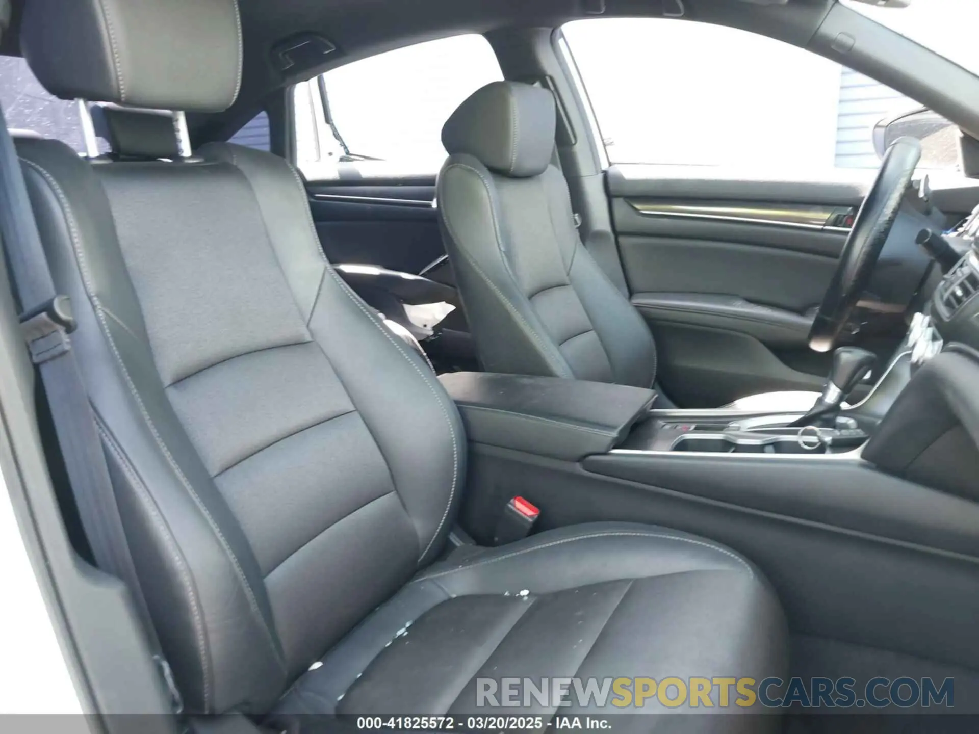 18 fotografías del automóvil dañado 1HGCV1F38KA088462 HONDA ACCORD 2019
