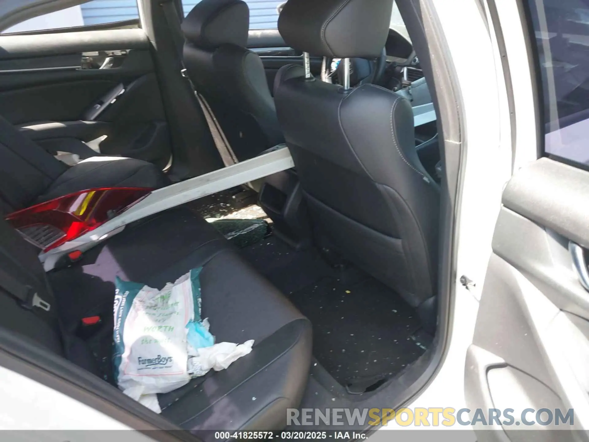 8 fotografías del automóvil dañado 1HGCV1F38KA088462 HONDA ACCORD 2019