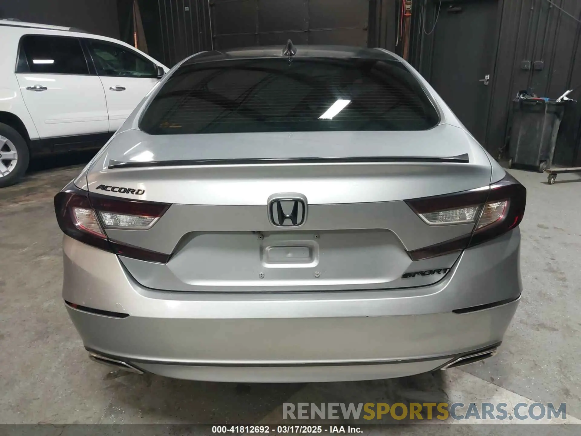 16 fotografías del automóvil dañado 1HGCV1F38KA145503 HONDA ACCORD 2019