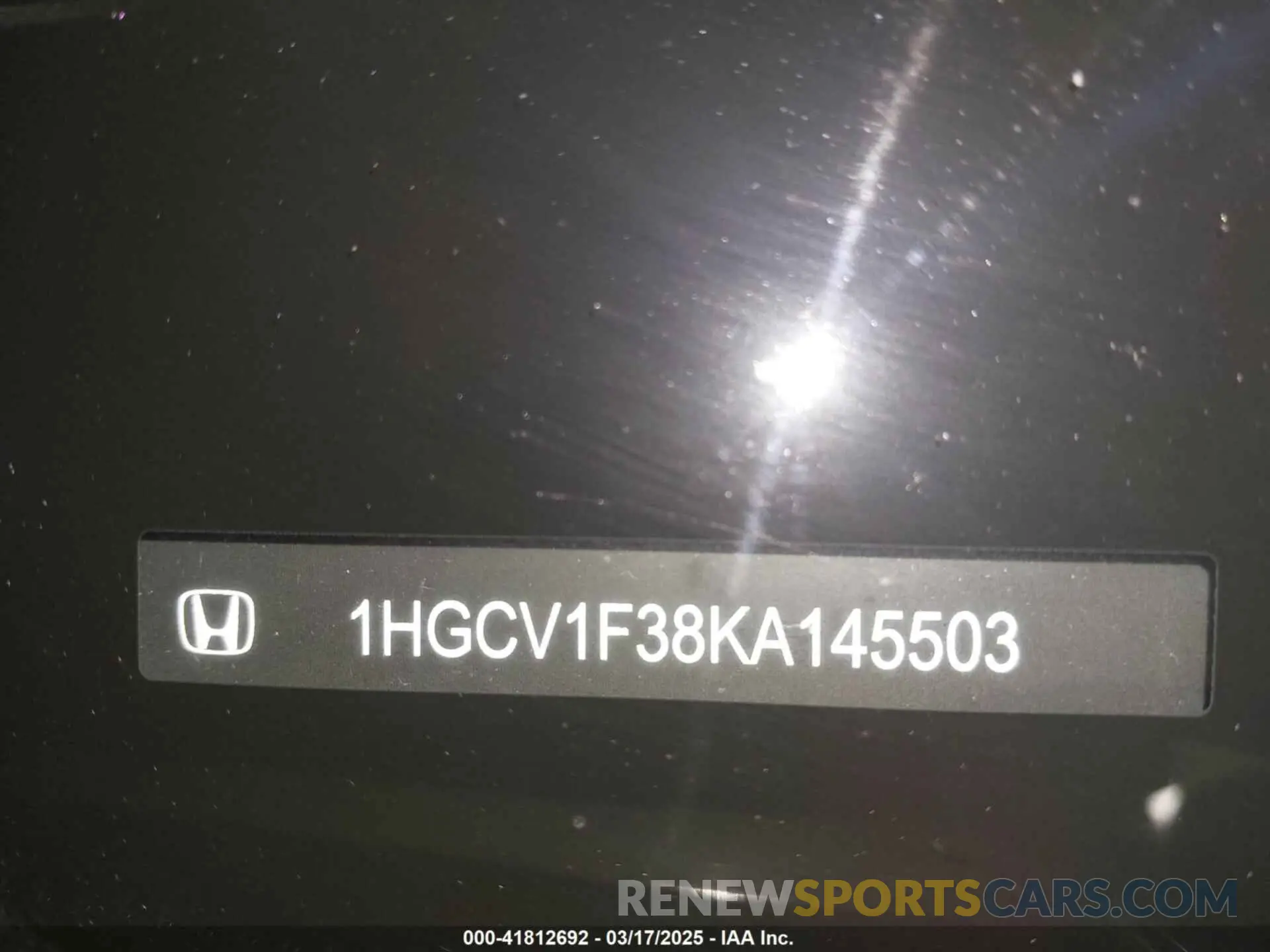 17 fotografías del automóvil dañado 1HGCV1F38KA145503 HONDA ACCORD 2019