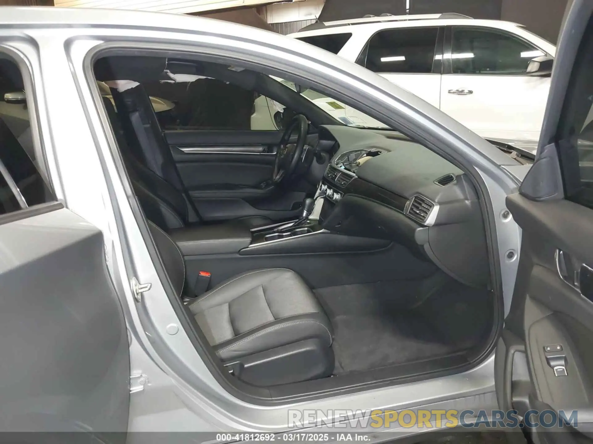 5 fotografías del automóvil dañado 1HGCV1F38KA145503 HONDA ACCORD 2019