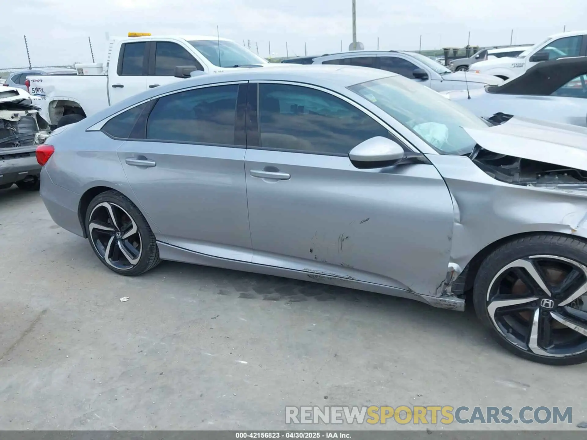 14 fotografías del automóvil dañado 1HGCV1F3XKA016565 HONDA ACCORD 2019