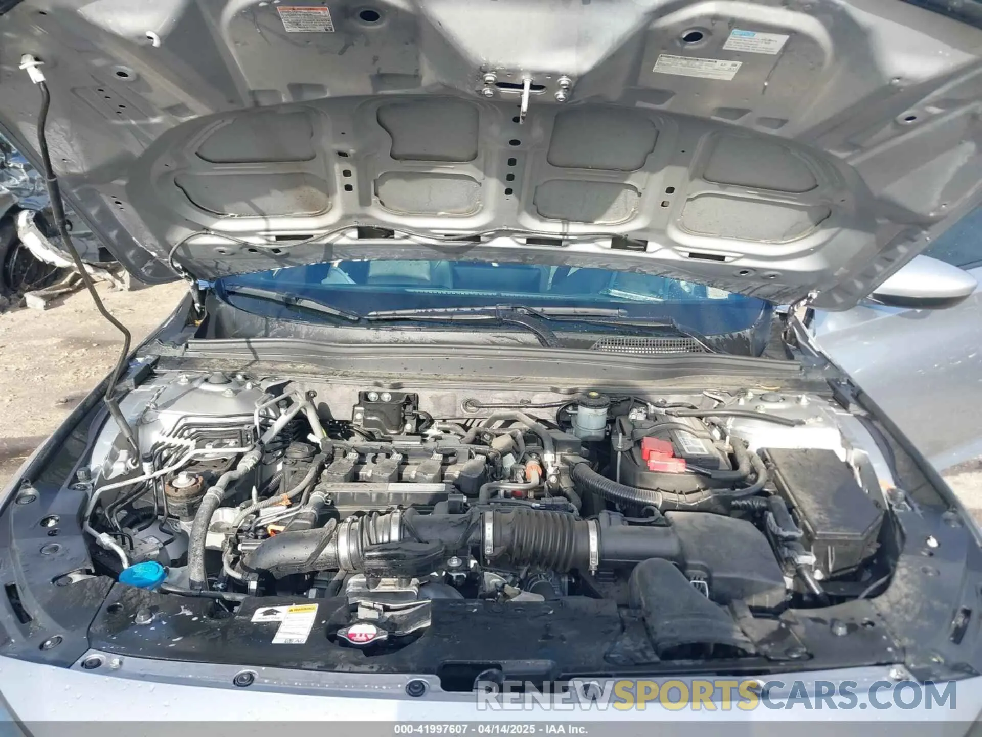 10 fotografías del automóvil dañado 1HGCV1F3XKA043815 HONDA ACCORD 2019