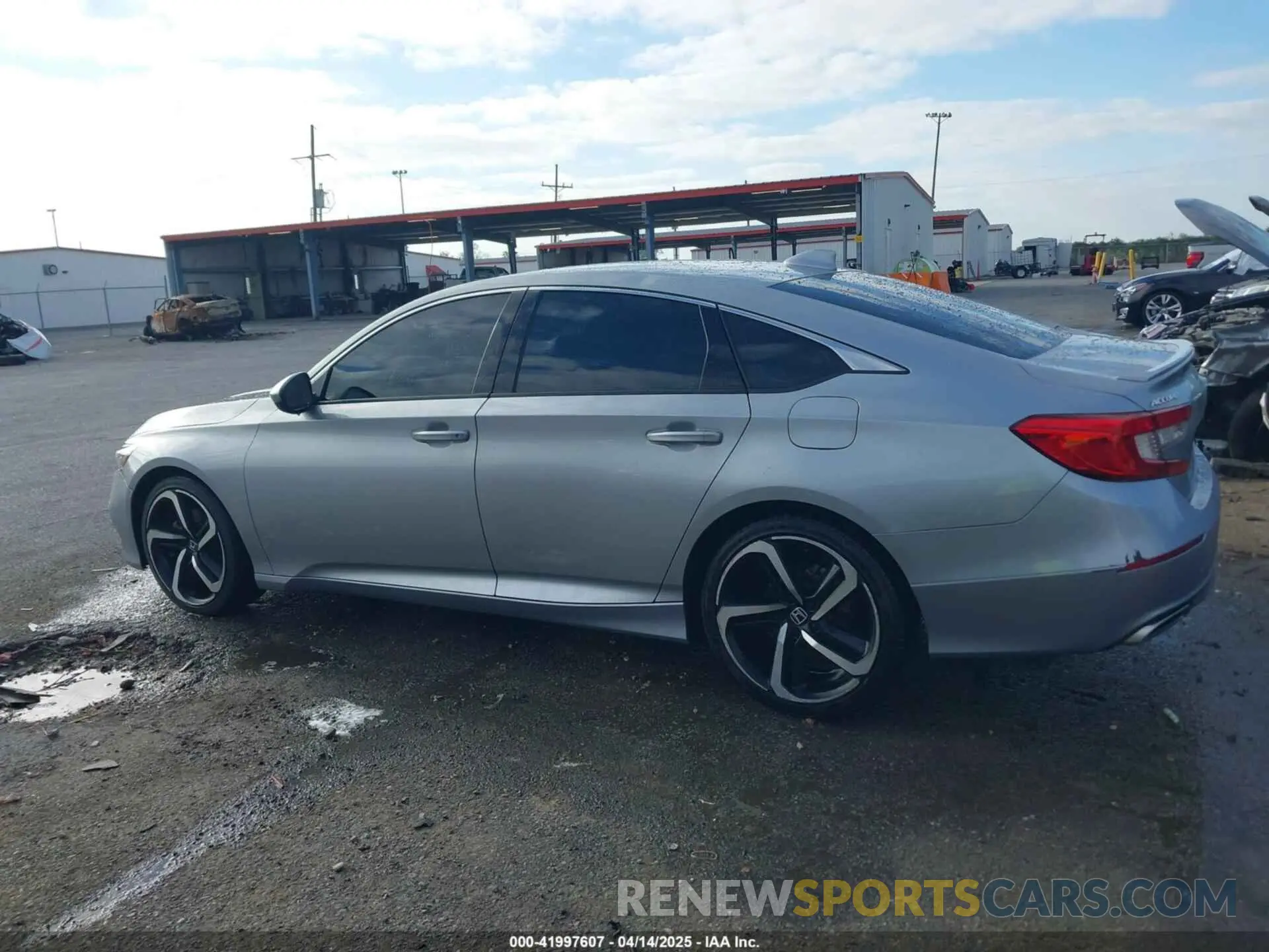 14 fotografías del automóvil dañado 1HGCV1F3XKA043815 HONDA ACCORD 2019