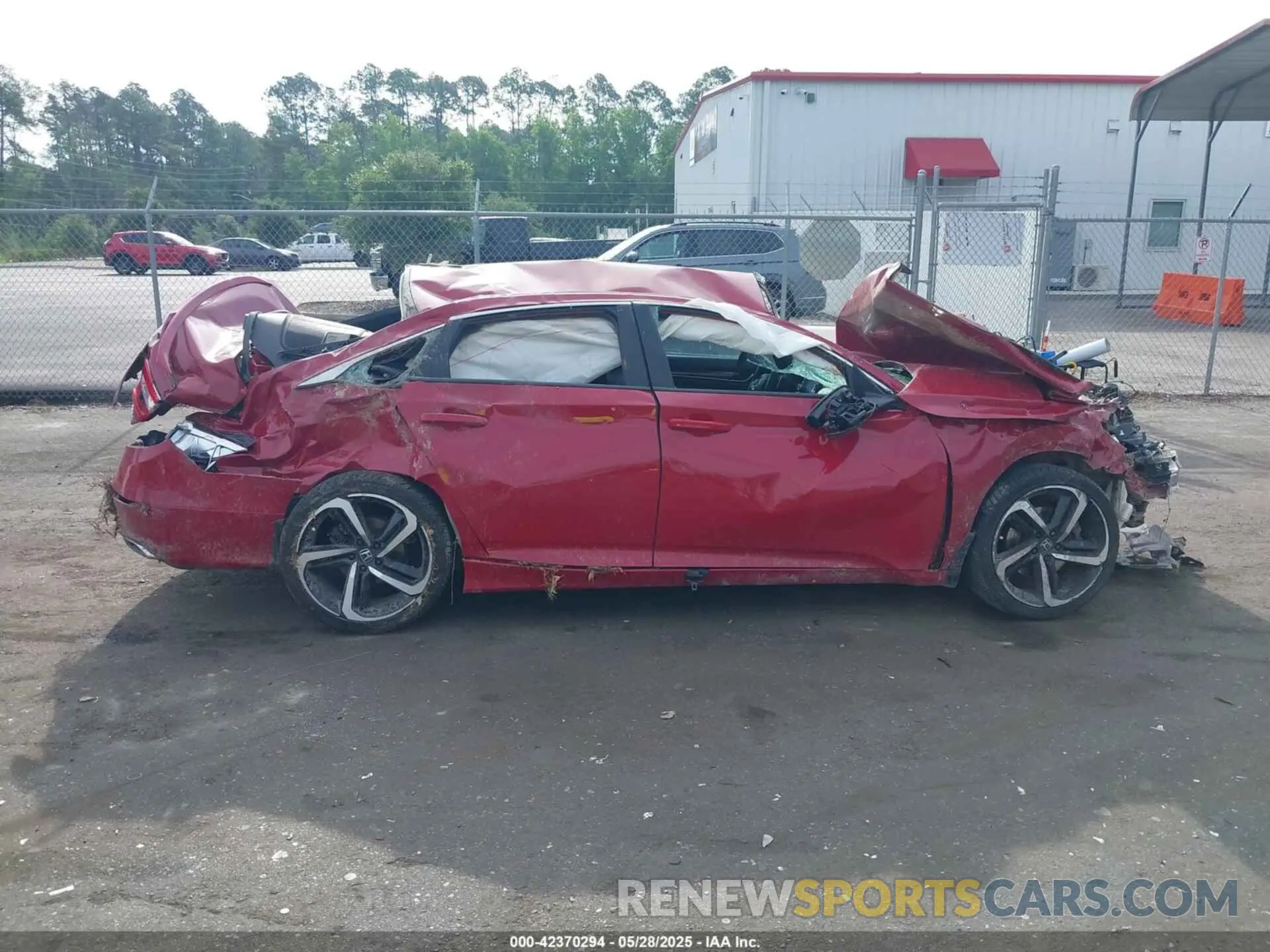 12 fotografías del automóvil dañado 1HGCV1F3XKA052501 HONDA ACCORD 2019