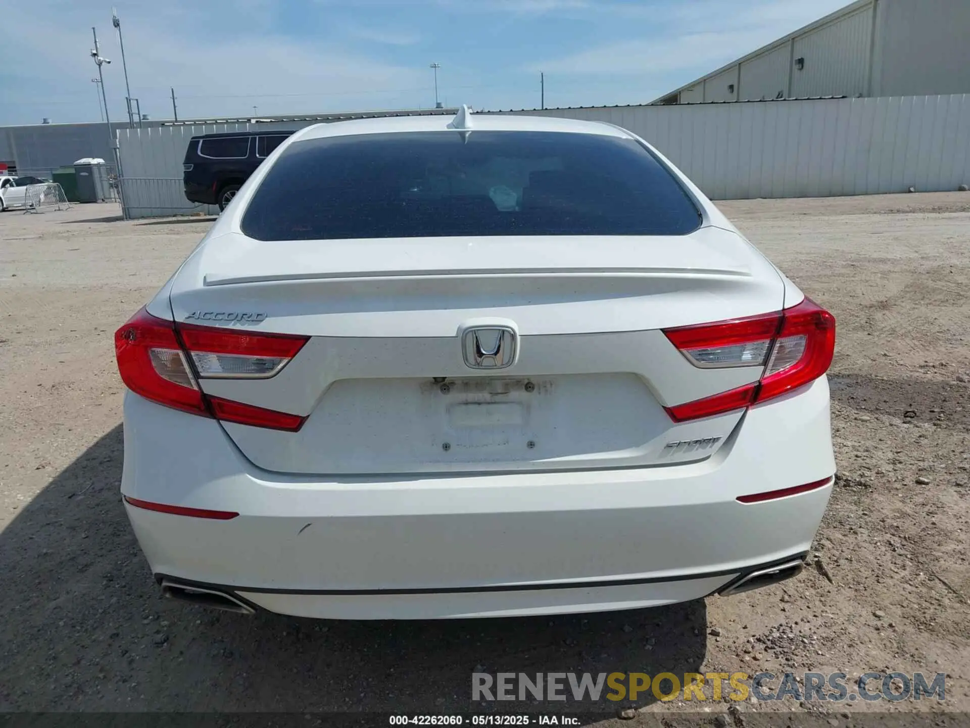 17 fotografías del automóvil dañado 1HGCV1F3XKA070626 HONDA ACCORD 2019