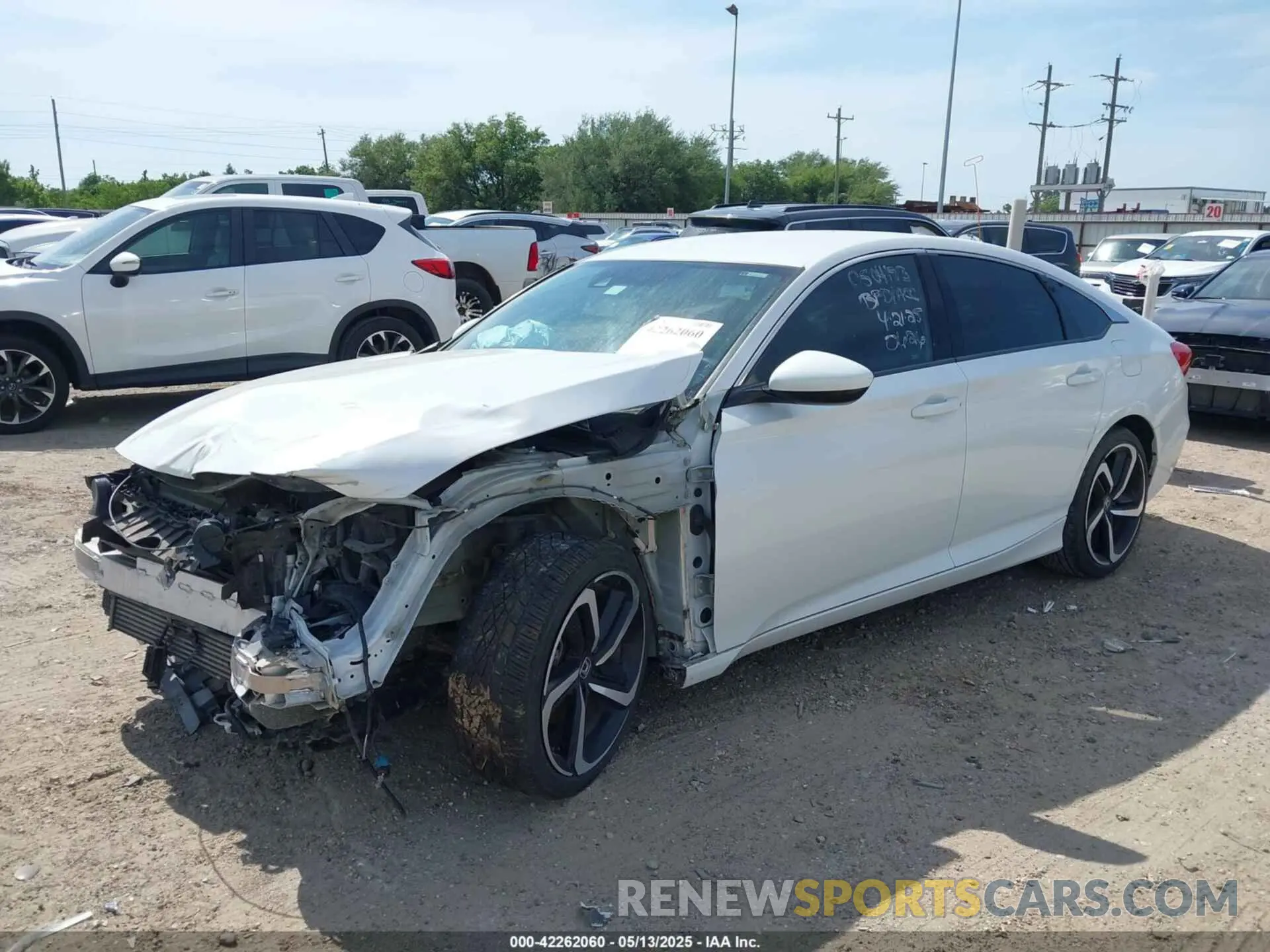 2 fotografías del automóvil dañado 1HGCV1F3XKA070626 HONDA ACCORD 2019