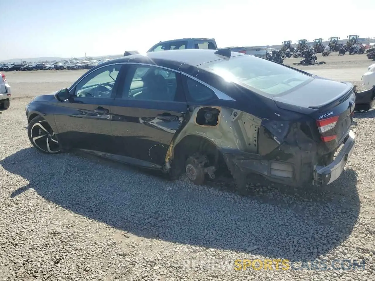 2 fotografías del automóvil dañado 1HGCV1F3XKA090777 HONDA ACCORD 2019