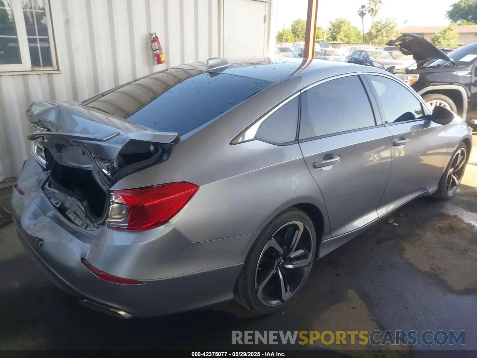 4 fotografías del automóvil dañado 1HGCV1F3XKA150198 HONDA ACCORD 2019