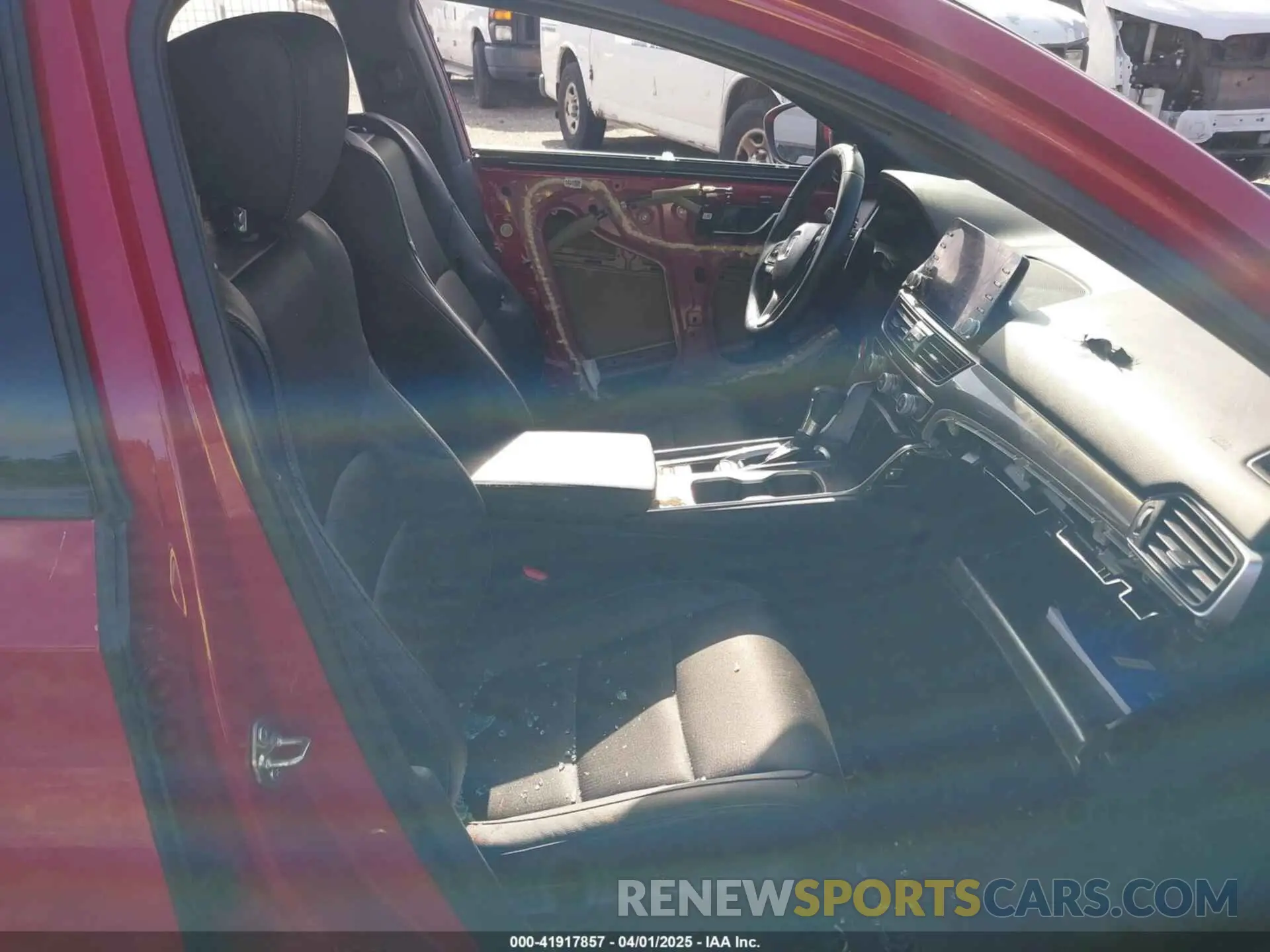 5 fotografías del automóvil dañado 1HGCV1F3XKA165610 HONDA ACCORD 2019