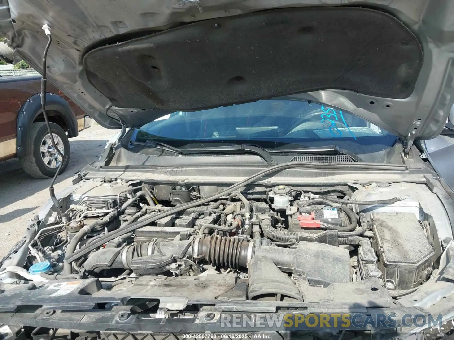 10 fotografías del automóvil dañado 1HGCV1F3XKA176235 HONDA ACCORD 2019