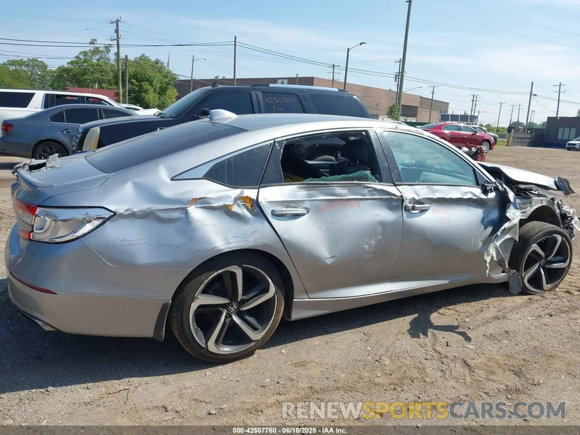 13 fotografías del automóvil dañado 1HGCV1F3XKA176235 HONDA ACCORD 2019