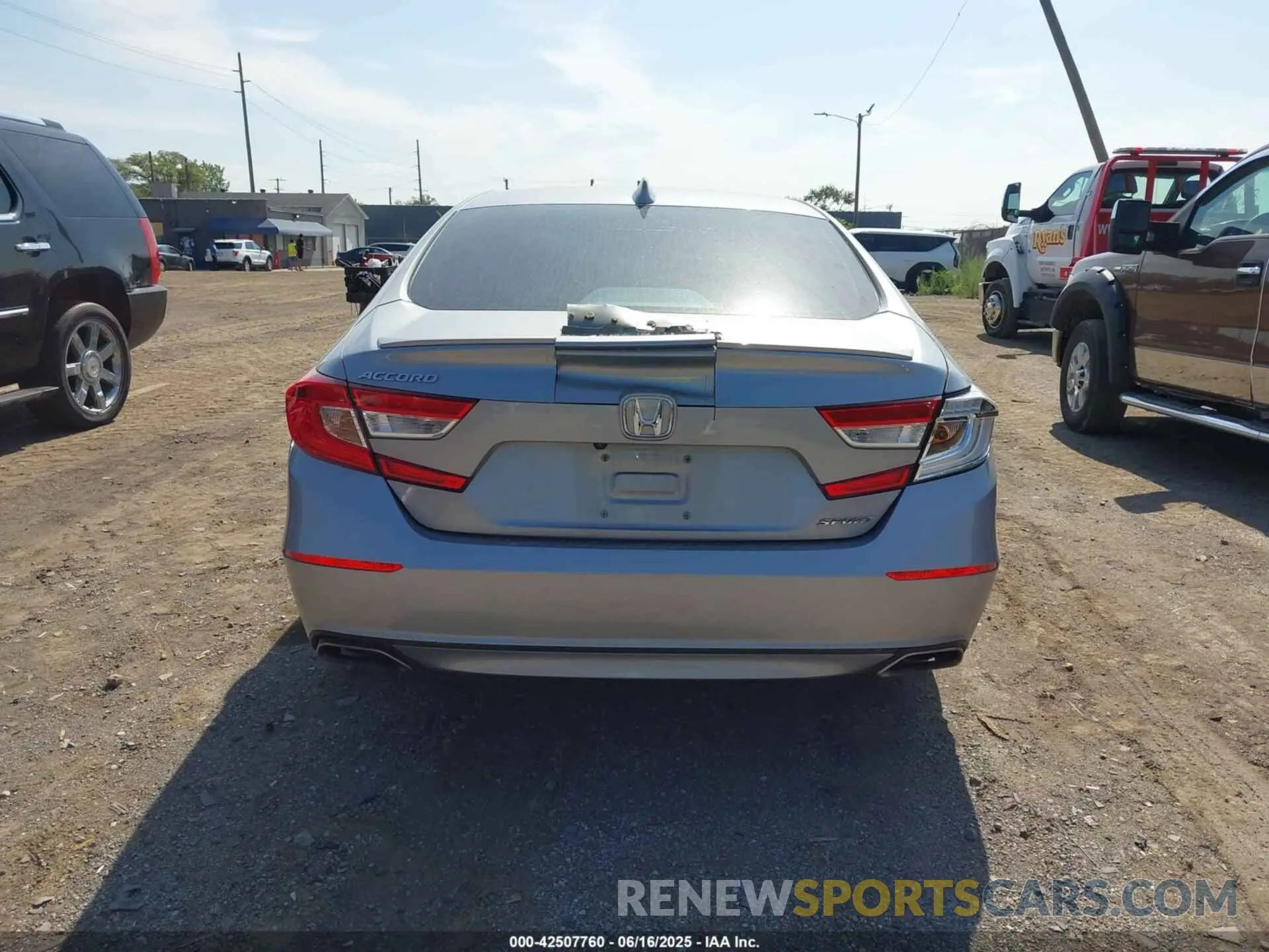 16 fotografías del automóvil dañado 1HGCV1F3XKA176235 HONDA ACCORD 2019