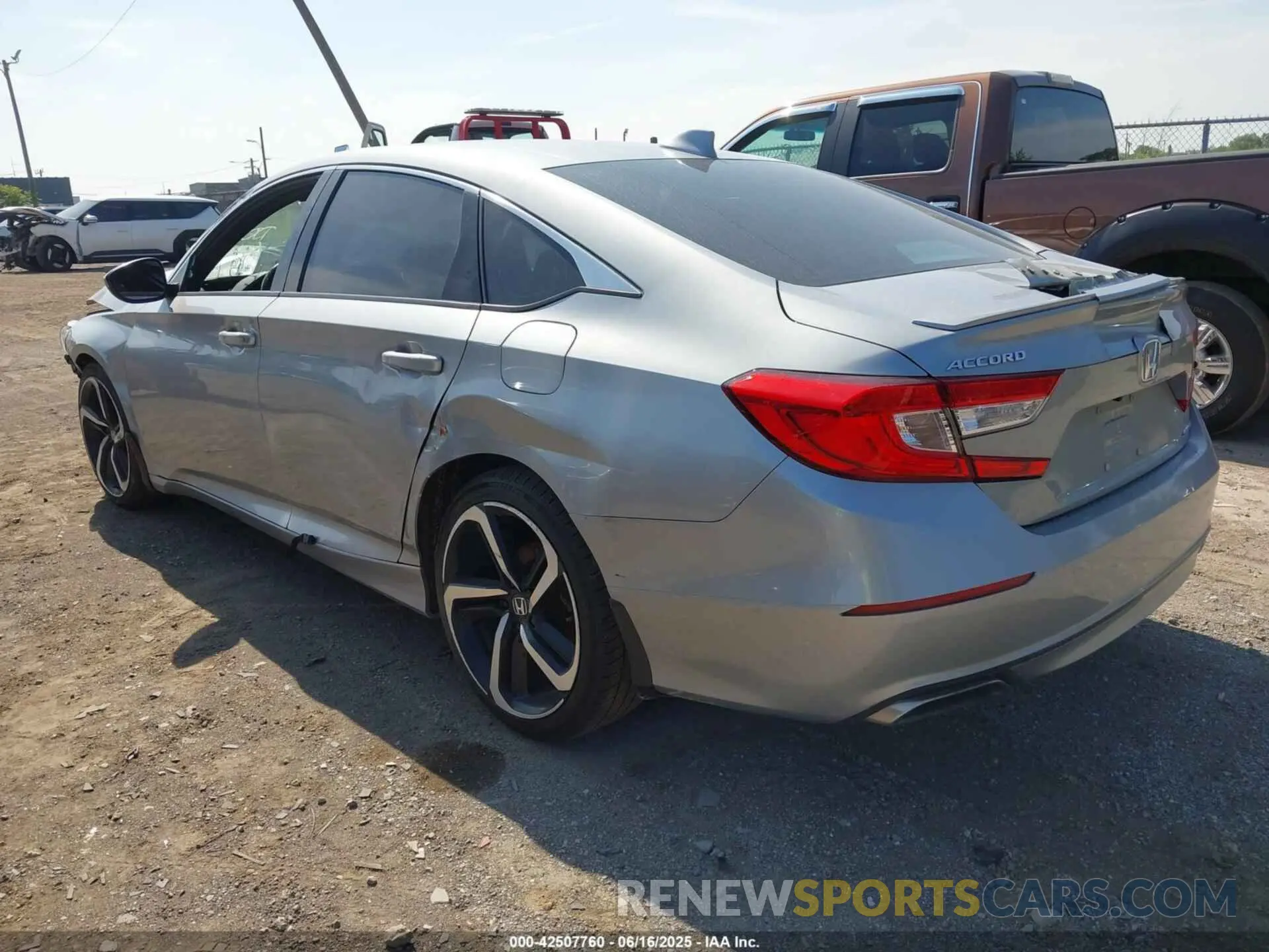 3 fotografías del automóvil dañado 1HGCV1F3XKA176235 HONDA ACCORD 2019