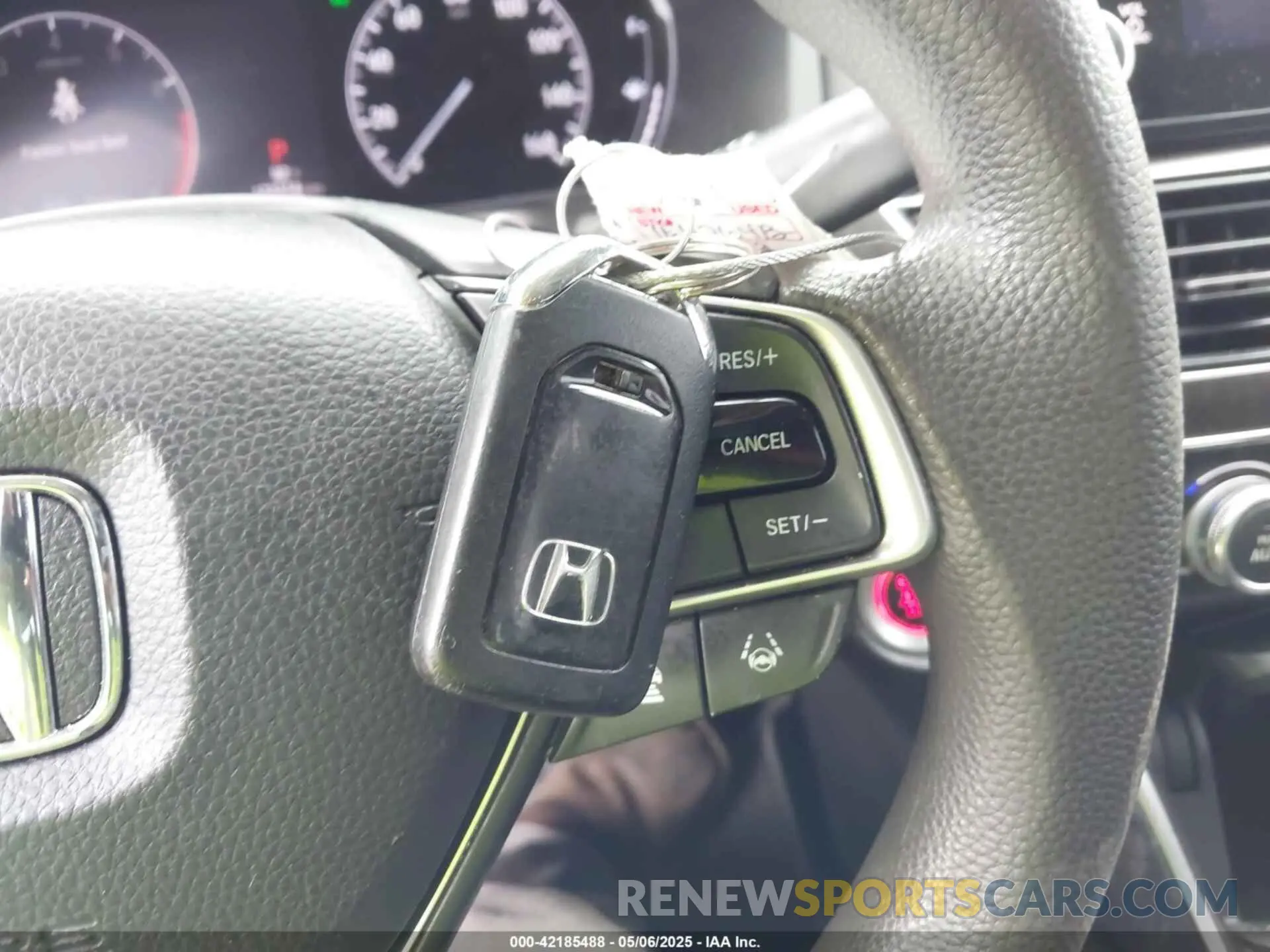 11 fotografías del automóvil dañado 1HGCV1F42KA095741 HONDA ACCORD 2019