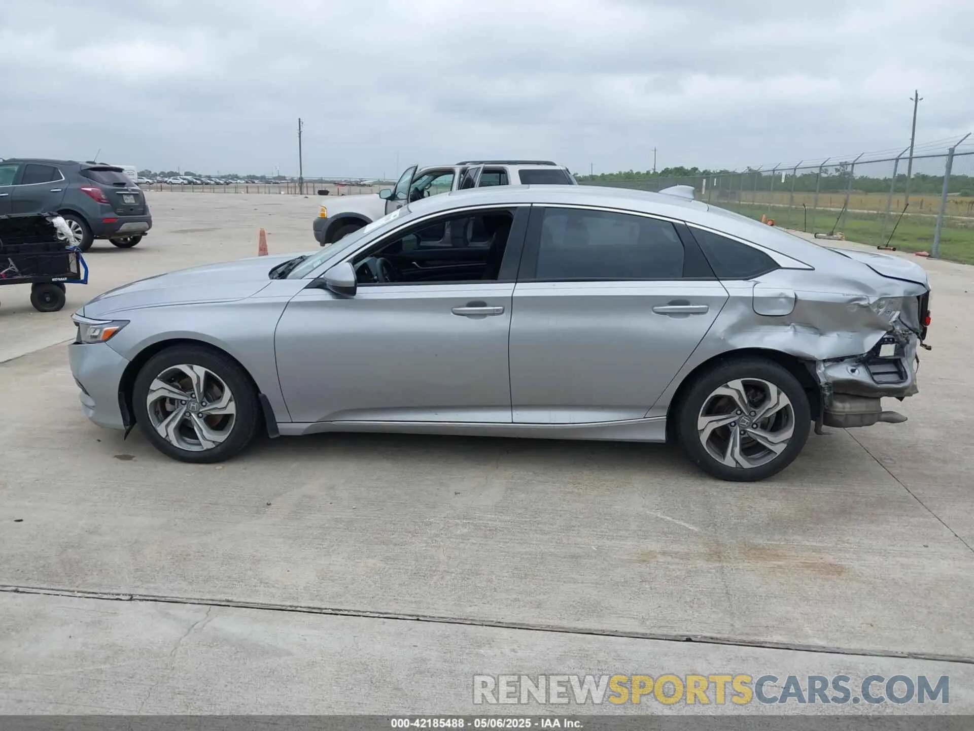 14 fotografías del automóvil dañado 1HGCV1F42KA095741 HONDA ACCORD 2019