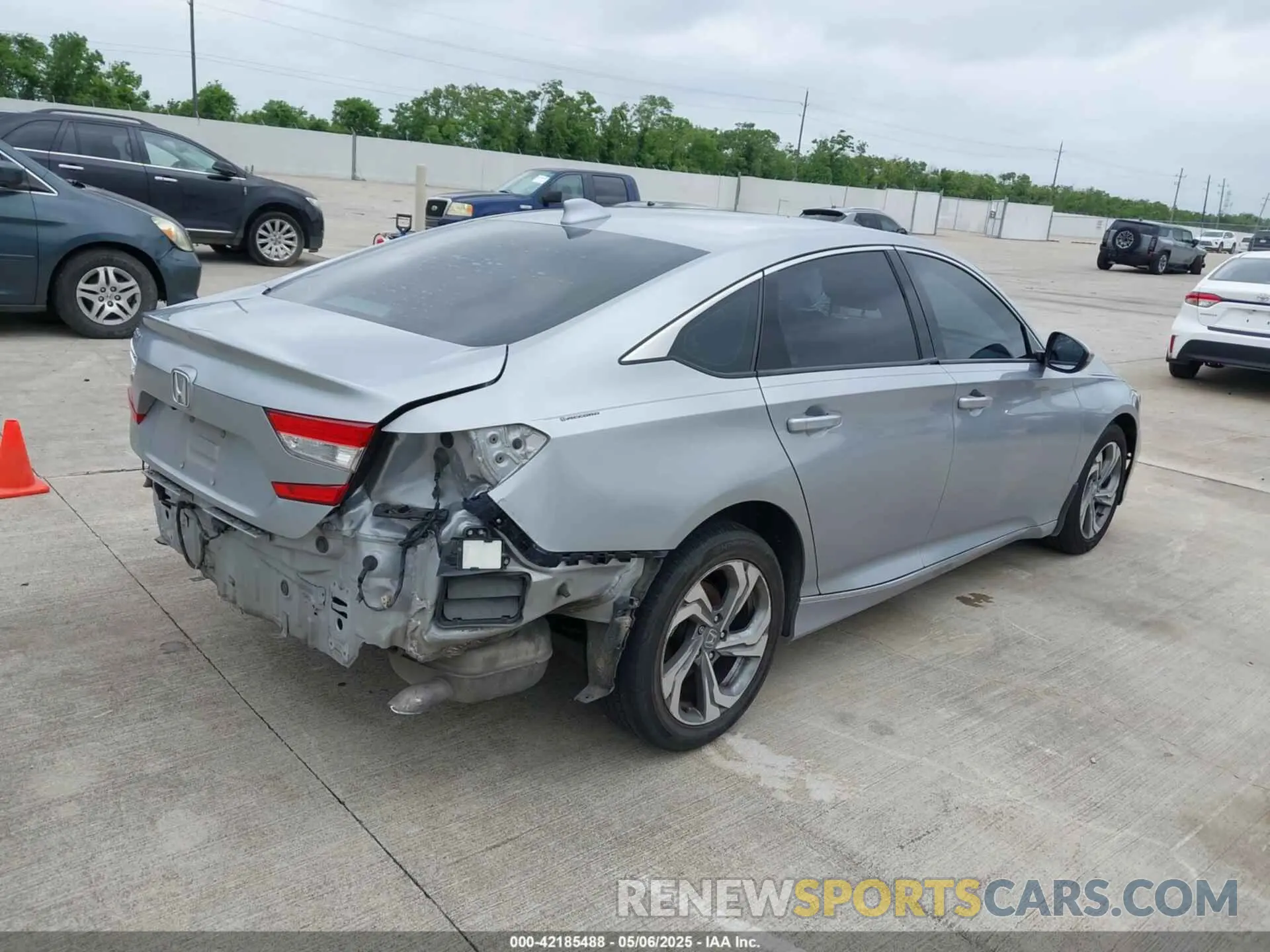 4 fotografías del automóvil dañado 1HGCV1F42KA095741 HONDA ACCORD 2019