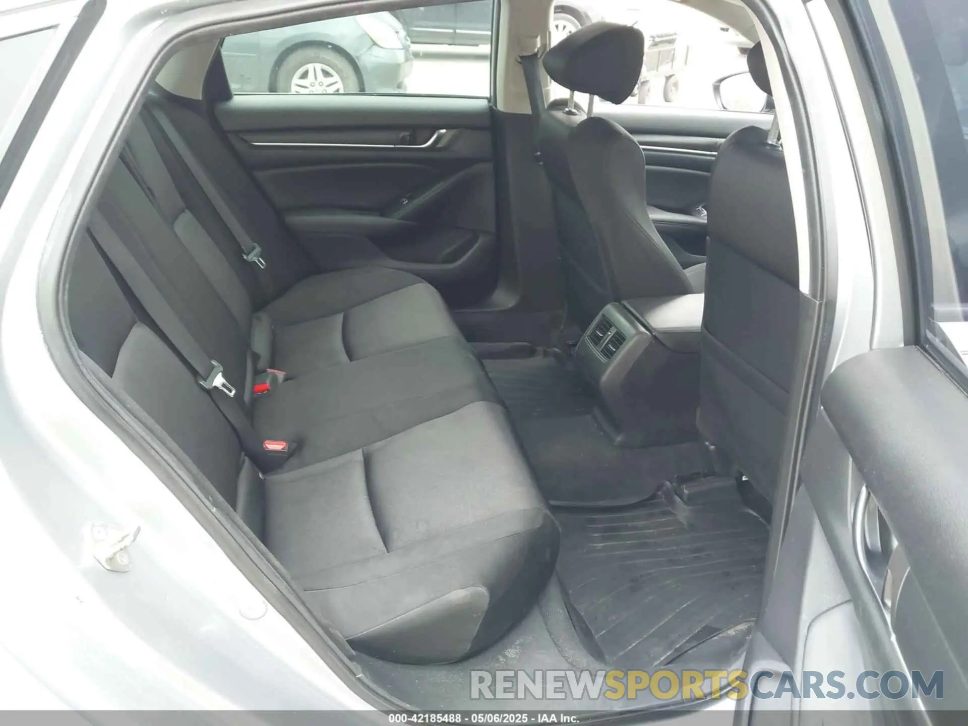 8 fotografías del automóvil dañado 1HGCV1F42KA095741 HONDA ACCORD 2019