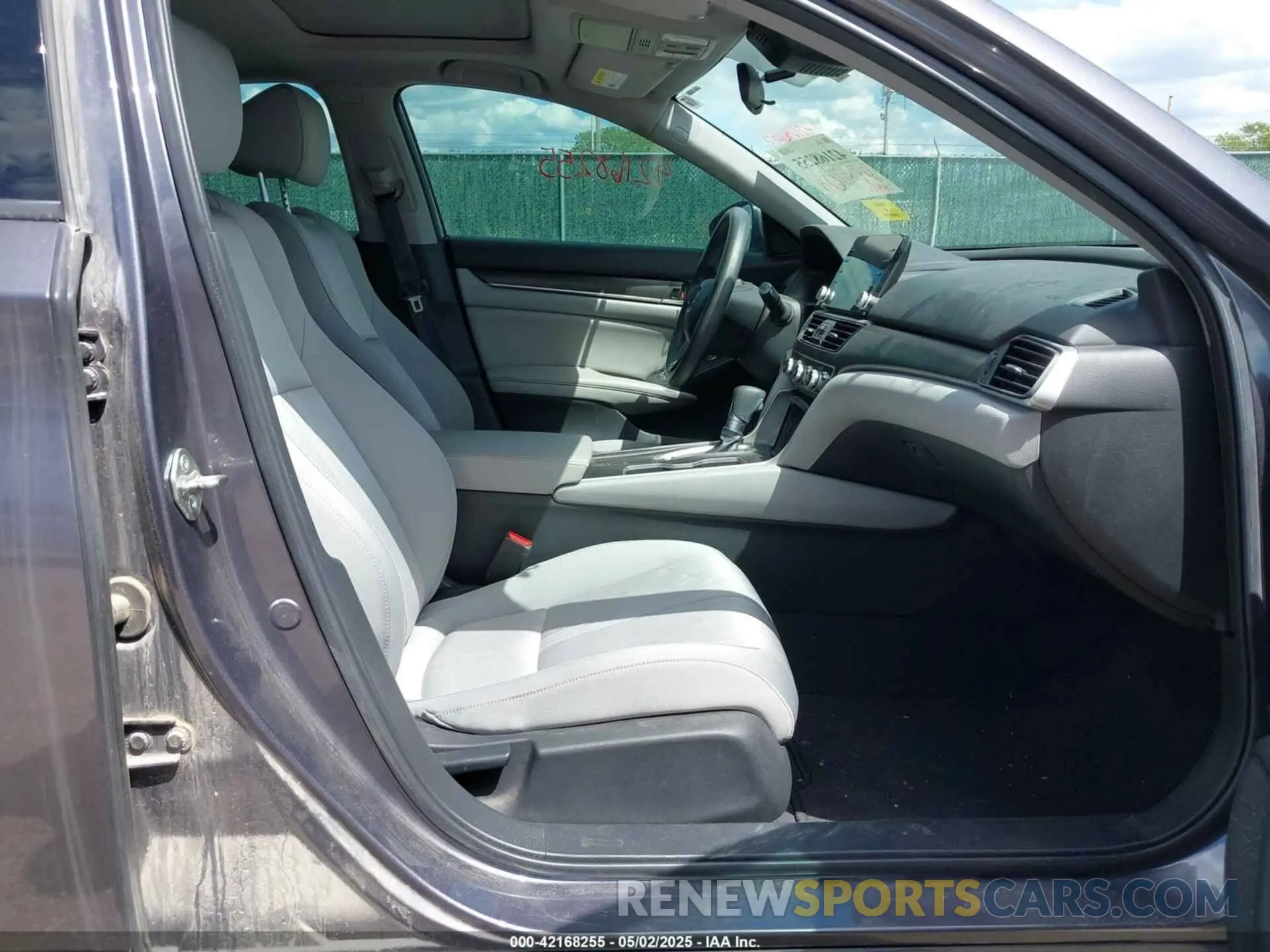 5 fotografías del automóvil dañado 1HGCV1F44KA008325 HONDA ACCORD 2019
