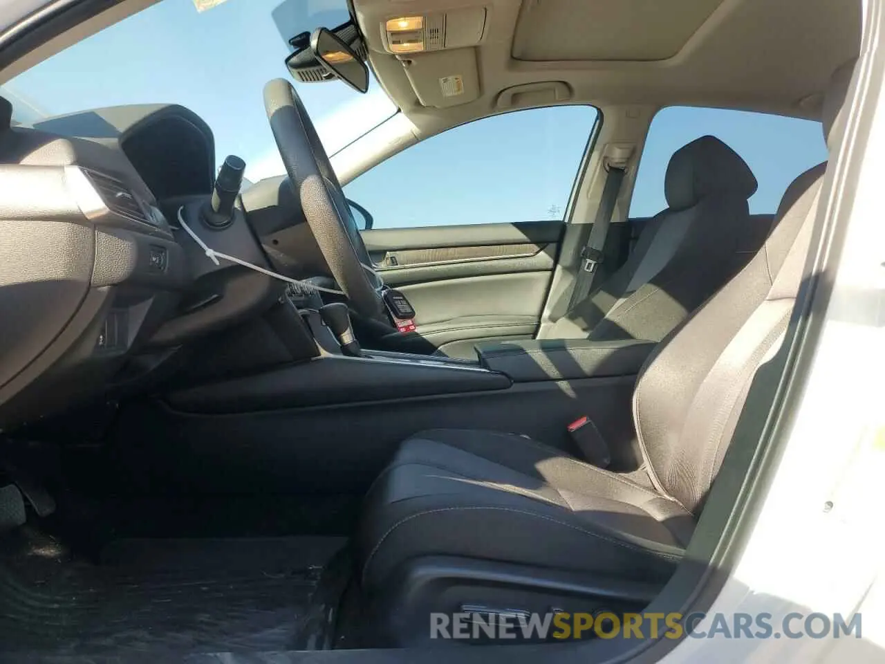7 fotografías del automóvil dañado 1HGCV1F48KA037147 HONDA ACCORD 2019