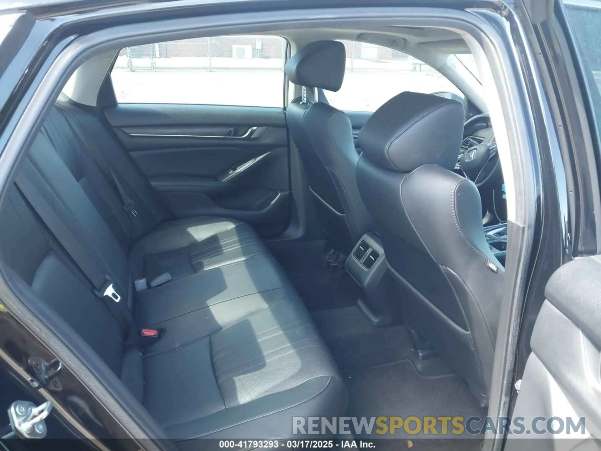 8 fotografías del automóvil dañado 1HGCV1F51KA087266 HONDA ACCORD 2019