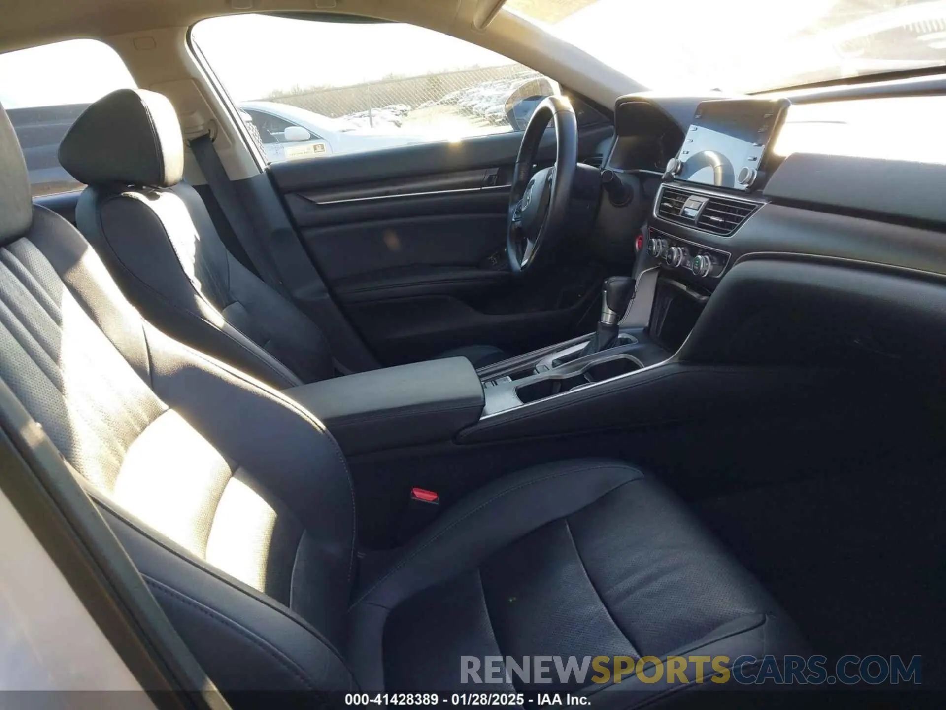 5 fotografías del automóvil dañado 1HGCV1F52KA075031 HONDA ACCORD 2019