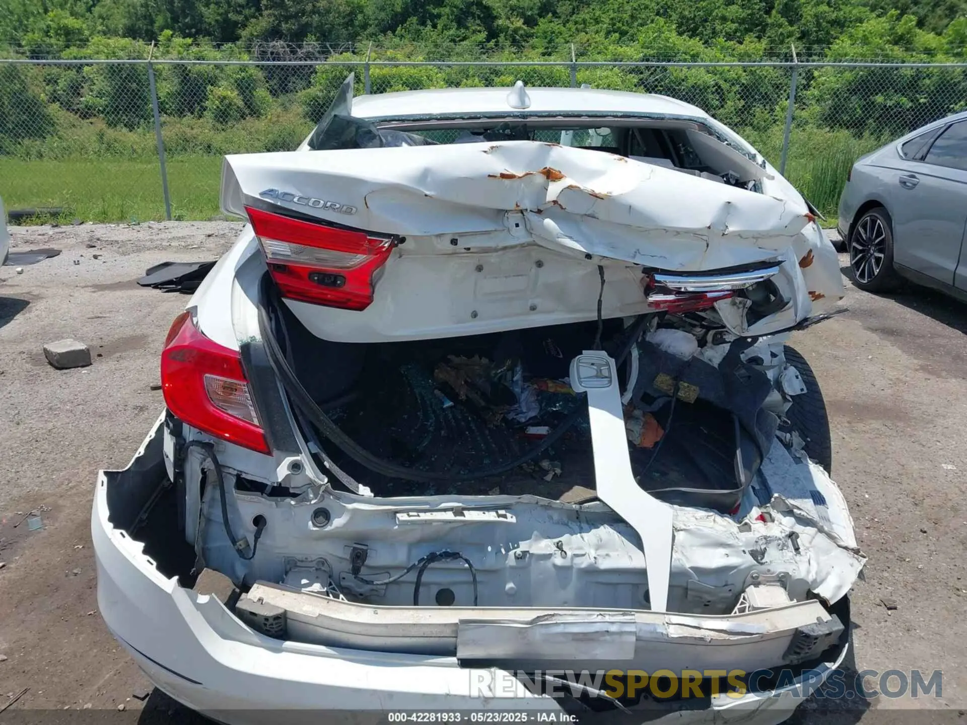 16 fotografías del automóvil dañado 1HGCV1F57KA075025 HONDA ACCORD 2019