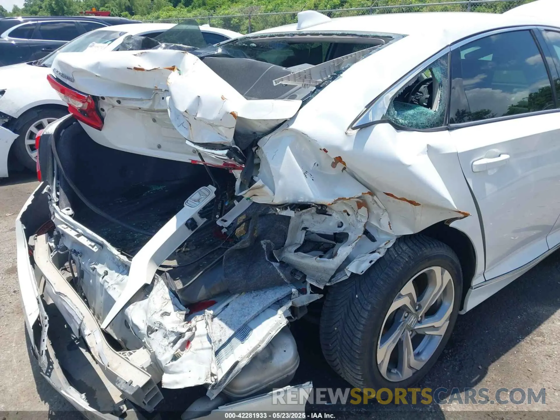 6 fotografías del automóvil dañado 1HGCV1F57KA075025 HONDA ACCORD 2019