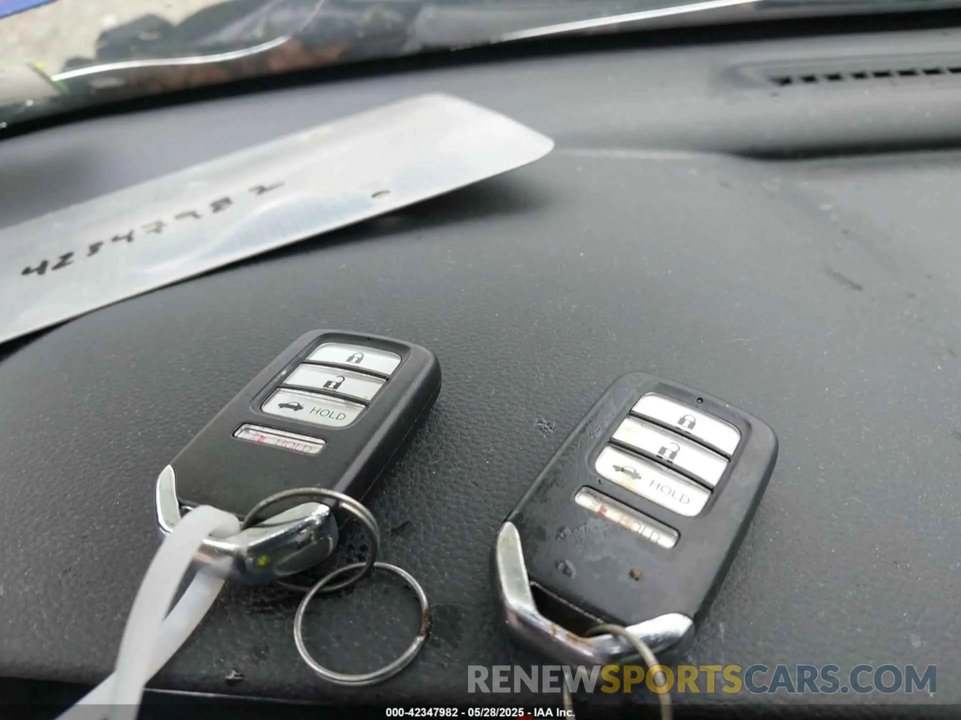 11 fotografías del automóvil dañado 1HGCV2E37KA013730 HONDA ACCORD 2019