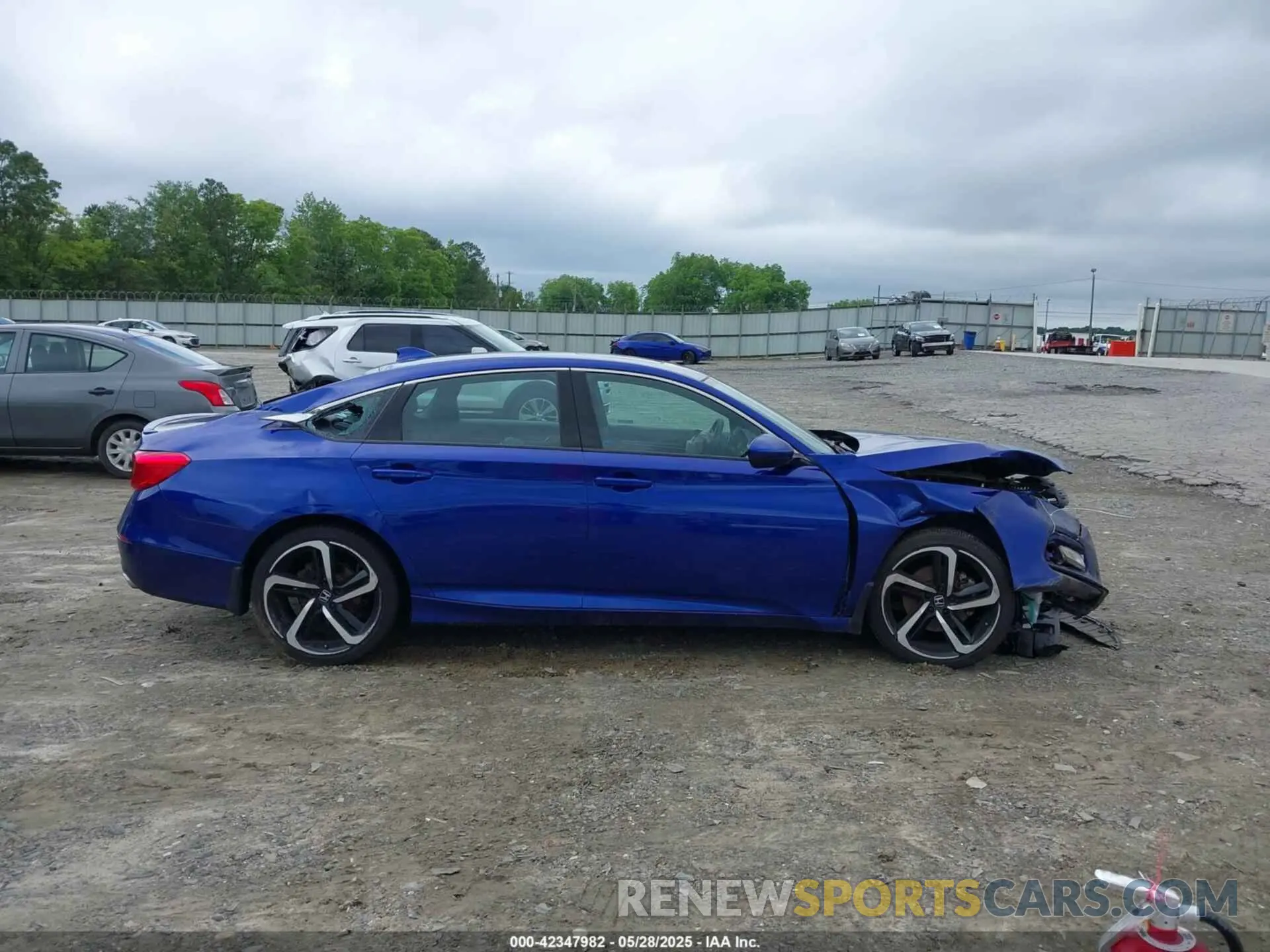 13 fotografías del automóvil dañado 1HGCV2E37KA013730 HONDA ACCORD 2019