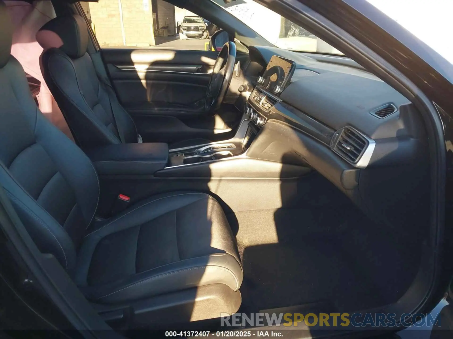 5 fotografías del automóvil dañado 1HGCV2F30KA011039 HONDA ACCORD 2019