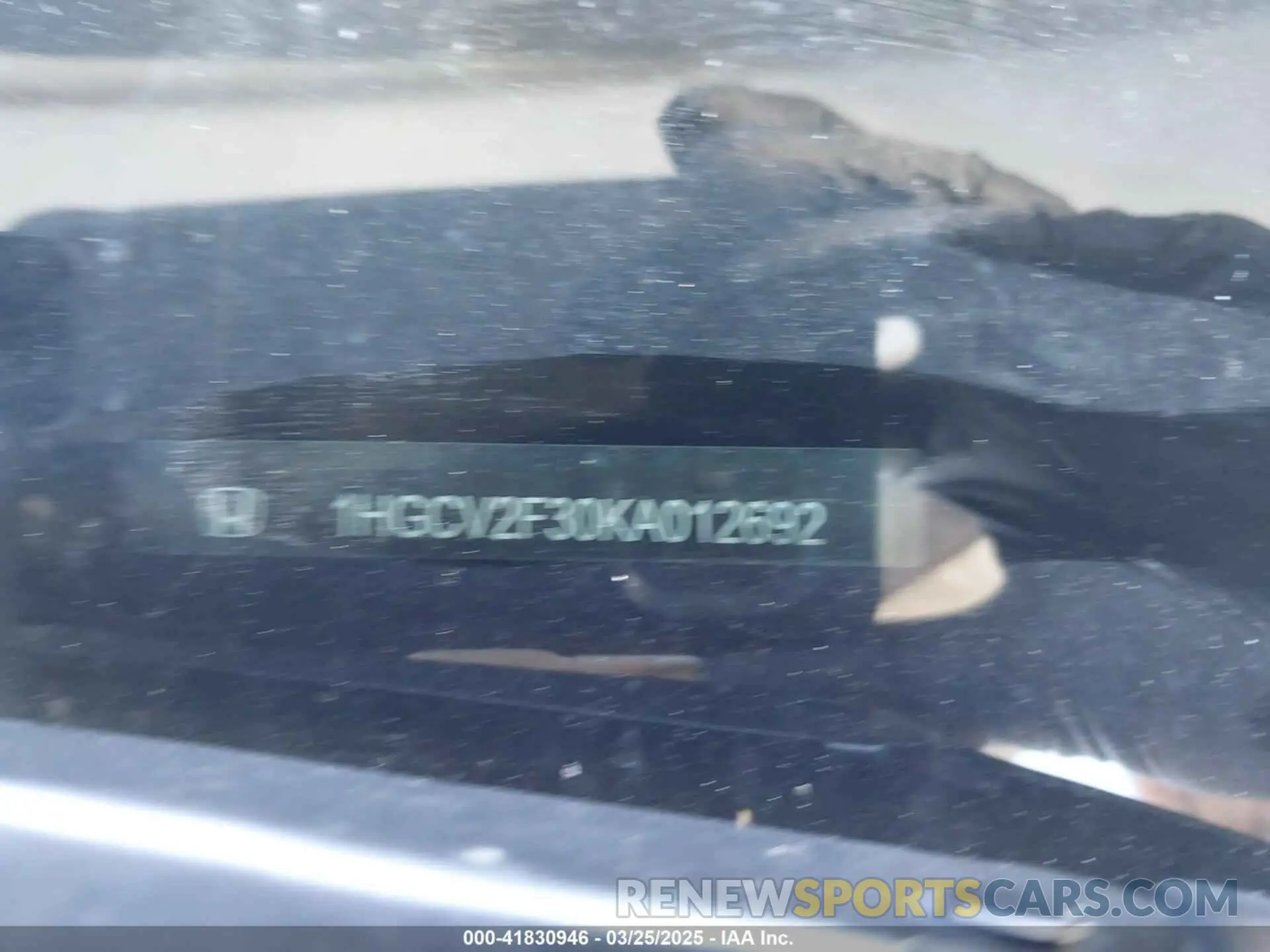 16 fotografías del automóvil dañado 1HGCV2F30KA012692 HONDA ACCORD 2019