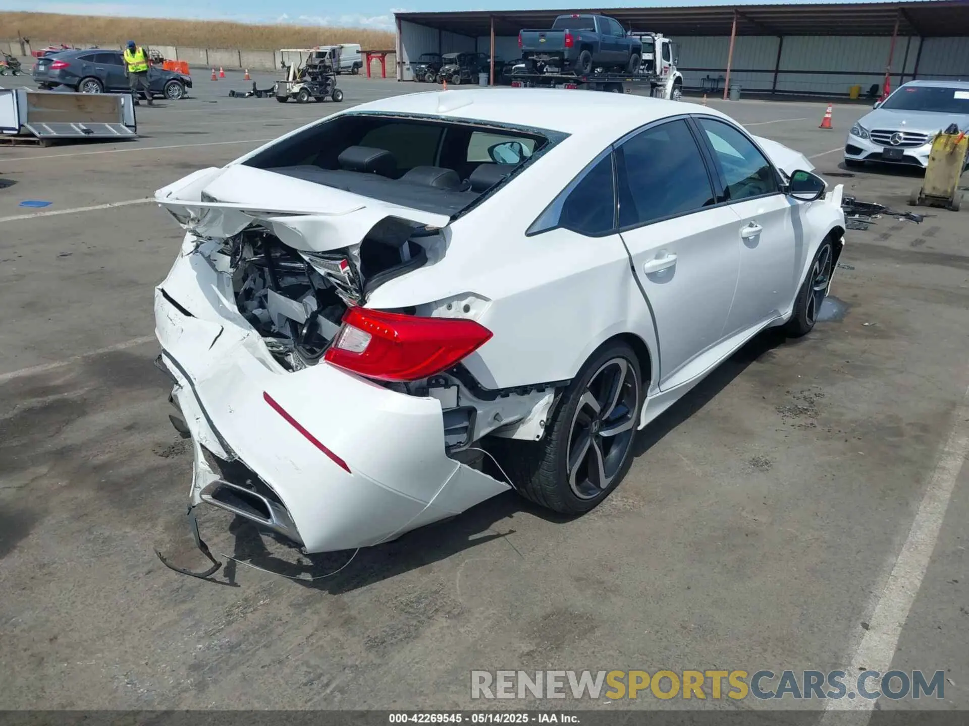 4 fotografías del automóvil dañado 1HGCV2F31KA032692 HONDA ACCORD 2019