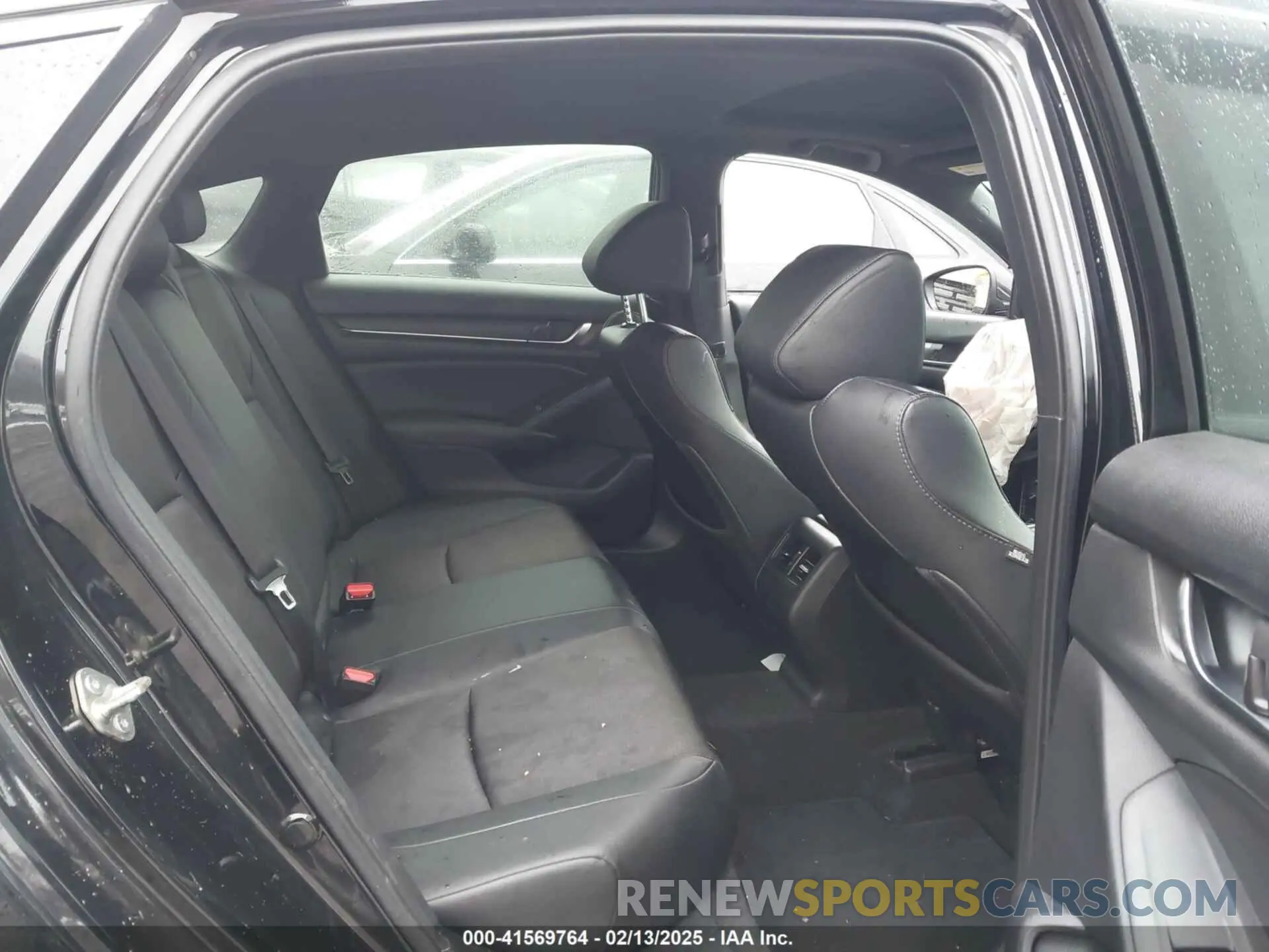 8 fotografías del automóvil dañado 1HGCV2F33KA035612 HONDA ACCORD 2019