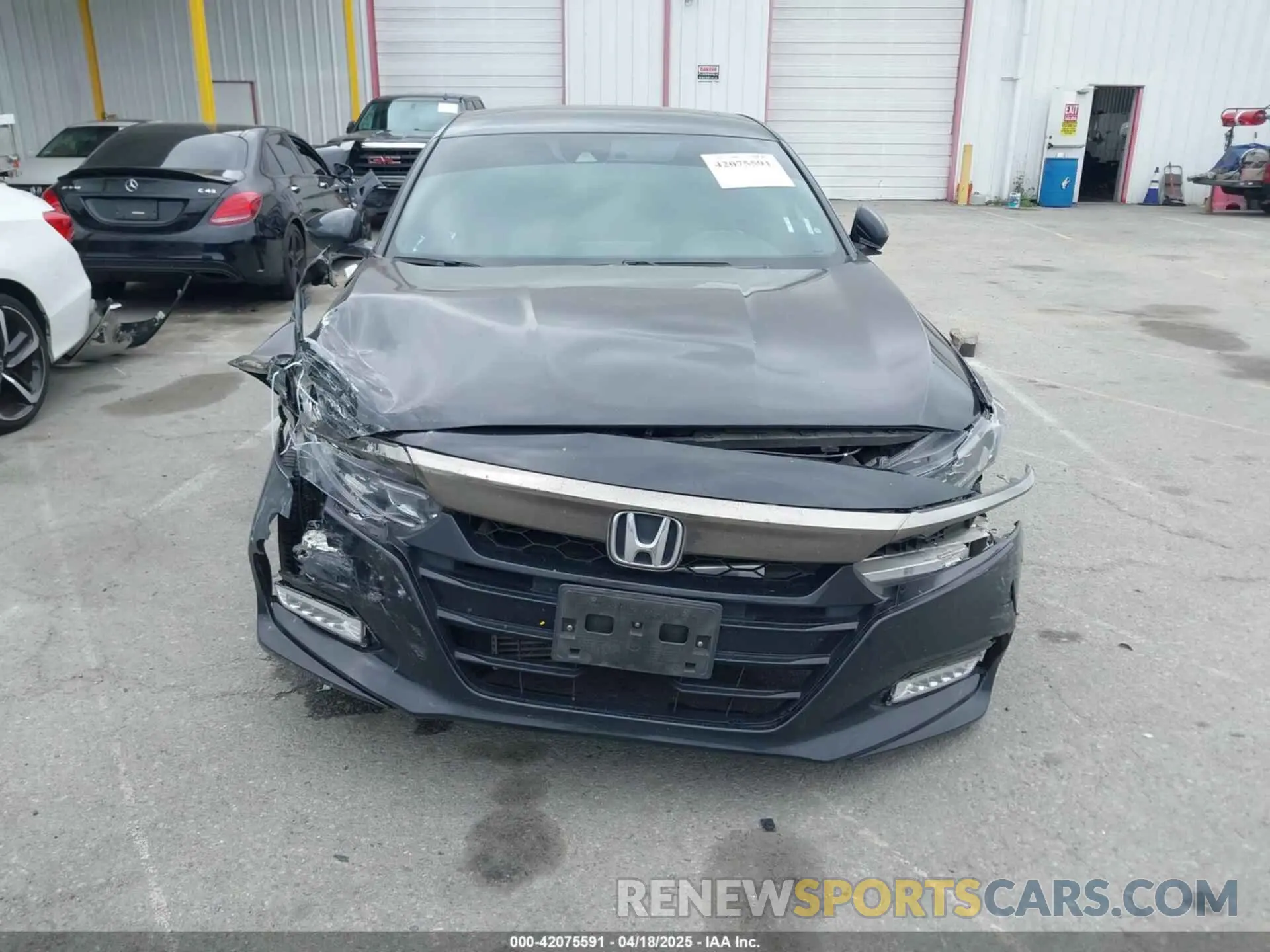 12 fotografías del automóvil dañado 1HGCV2F36KA005973 HONDA ACCORD 2019