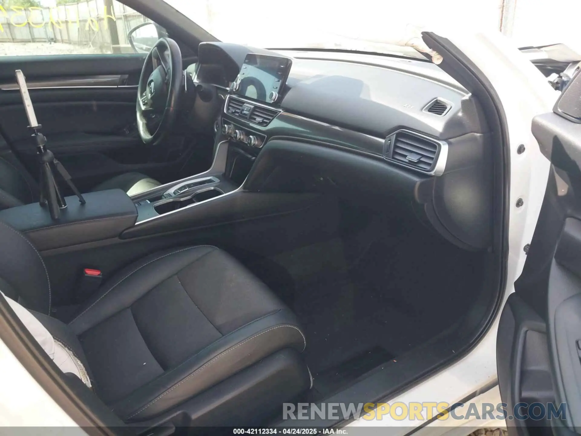 5 fotografías del automóvil dañado 1HGCV2F3XKA006463 HONDA ACCORD 2019
